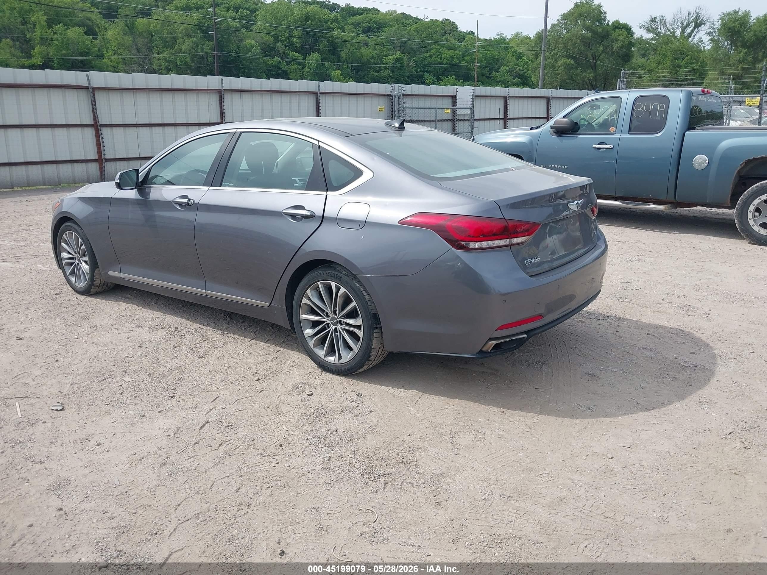 2015 Hyundai Genesis 3.8 Серый vin: KMHGN4JEXFU048748