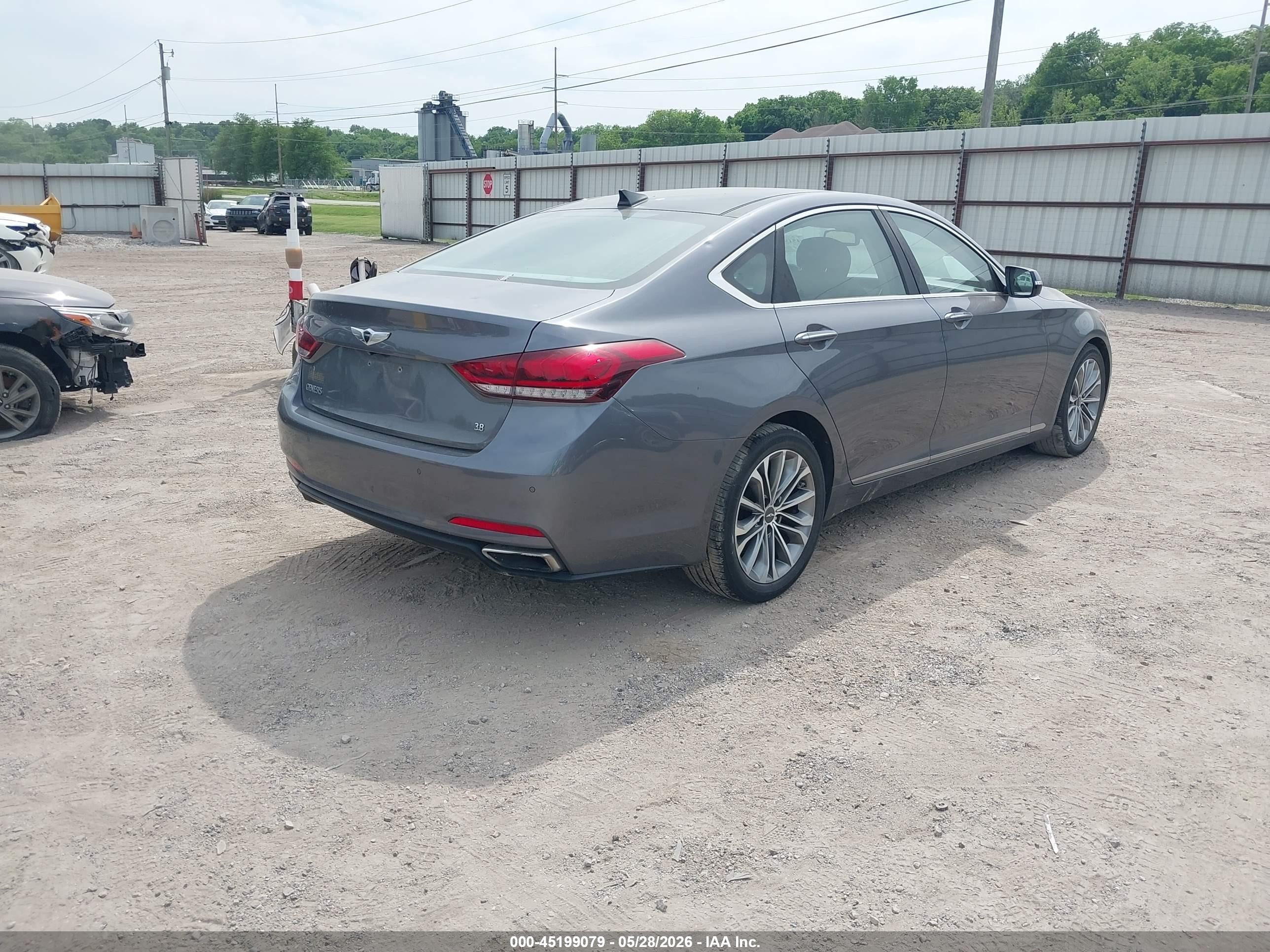 2015 Hyundai Genesis 3.8 Серый vin: KMHGN4JEXFU048748