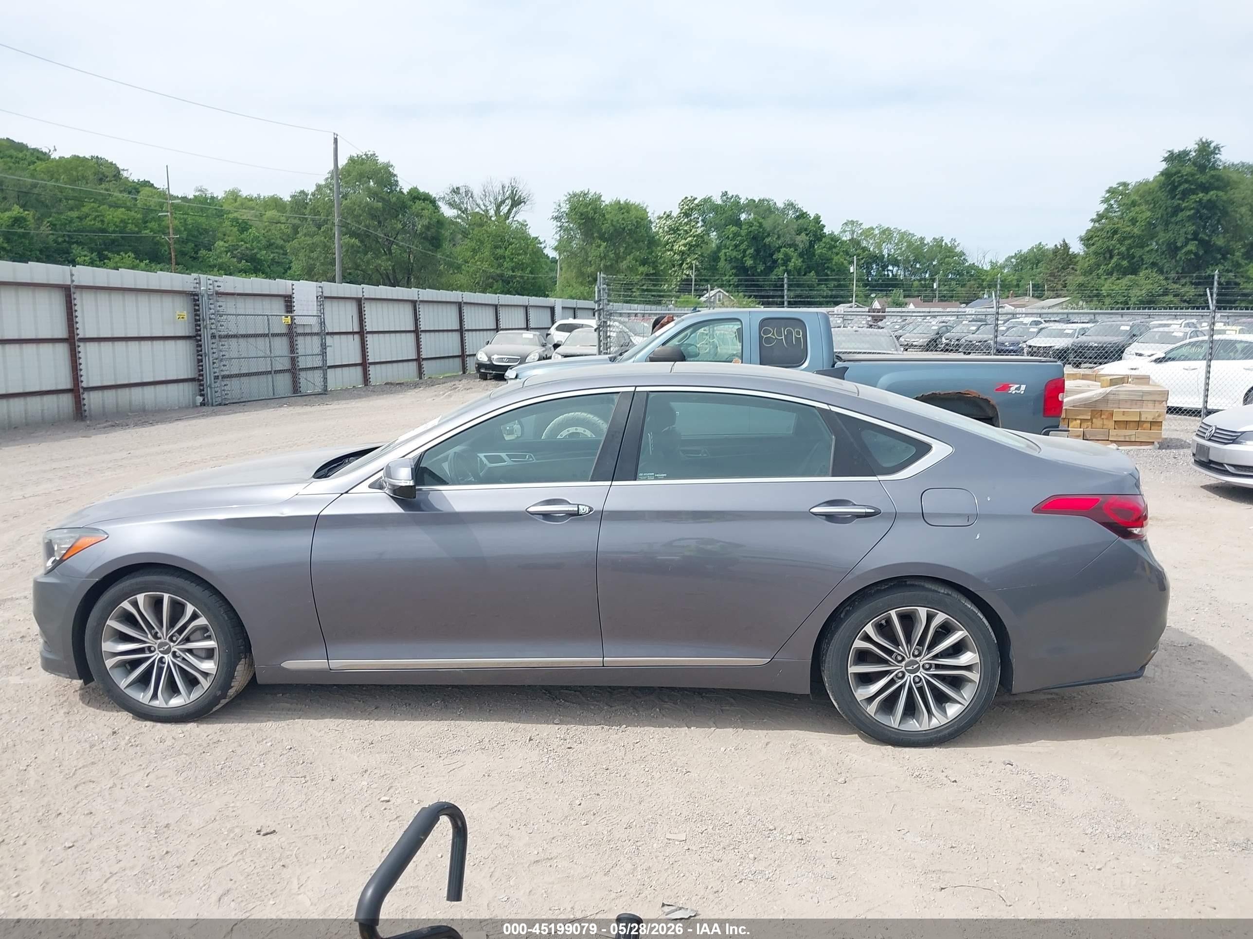 2015 Hyundai Genesis 3.8 Серый vin: KMHGN4JEXFU048748