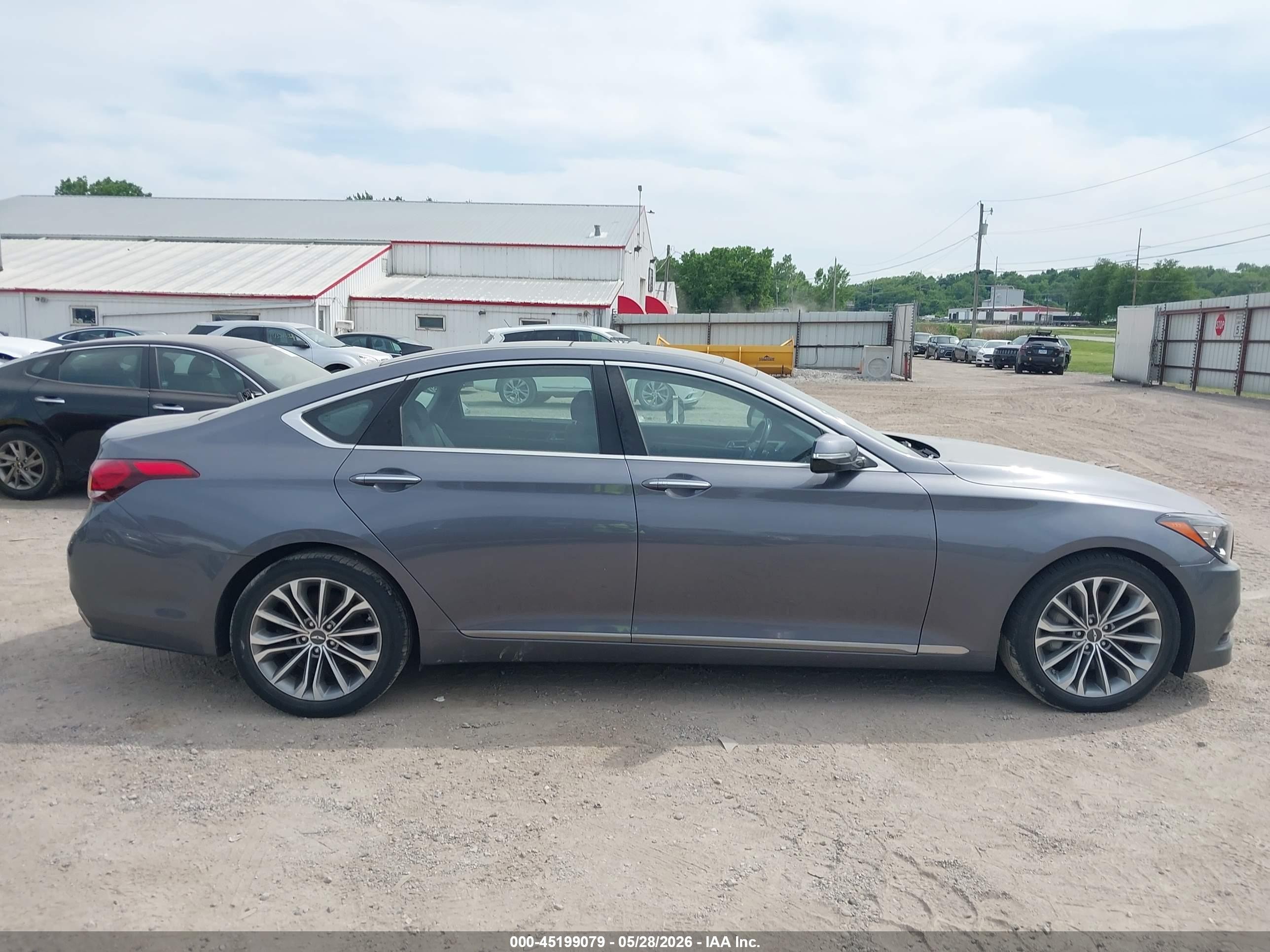 2015 Hyundai Genesis 3.8 Серый vin: KMHGN4JEXFU048748