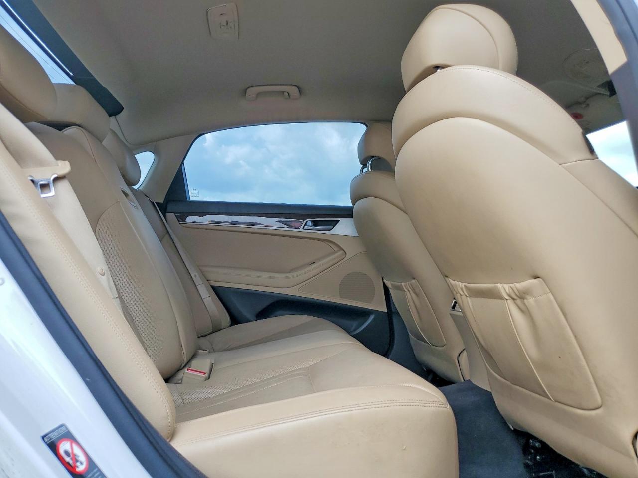 2015 Hyundai Genesis 3.8l White vin: KMHGN4JEXFU056560