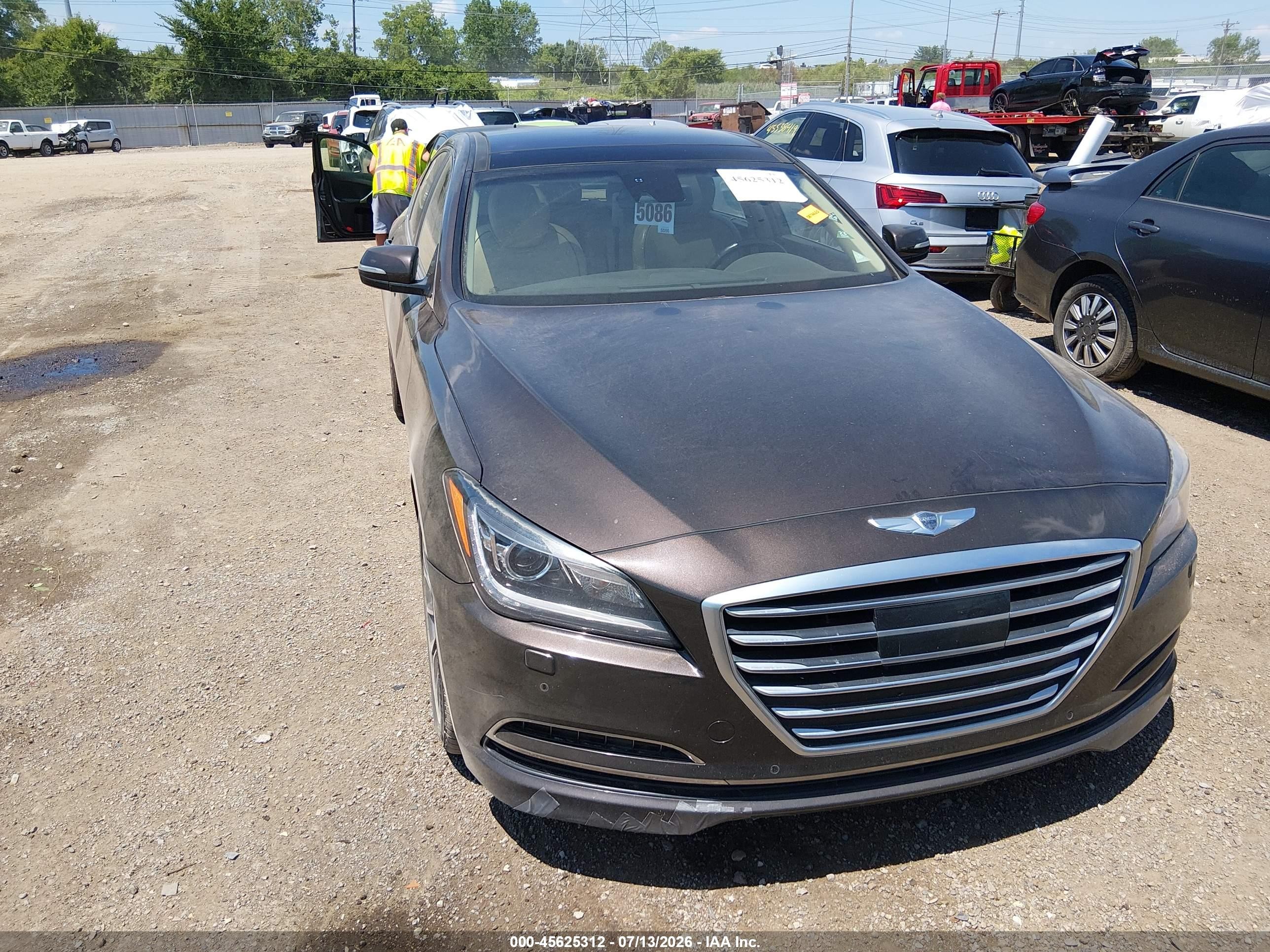2015 Hyundai Genesis 3.8 Champagne vin: KMHGN4JEXFU064318