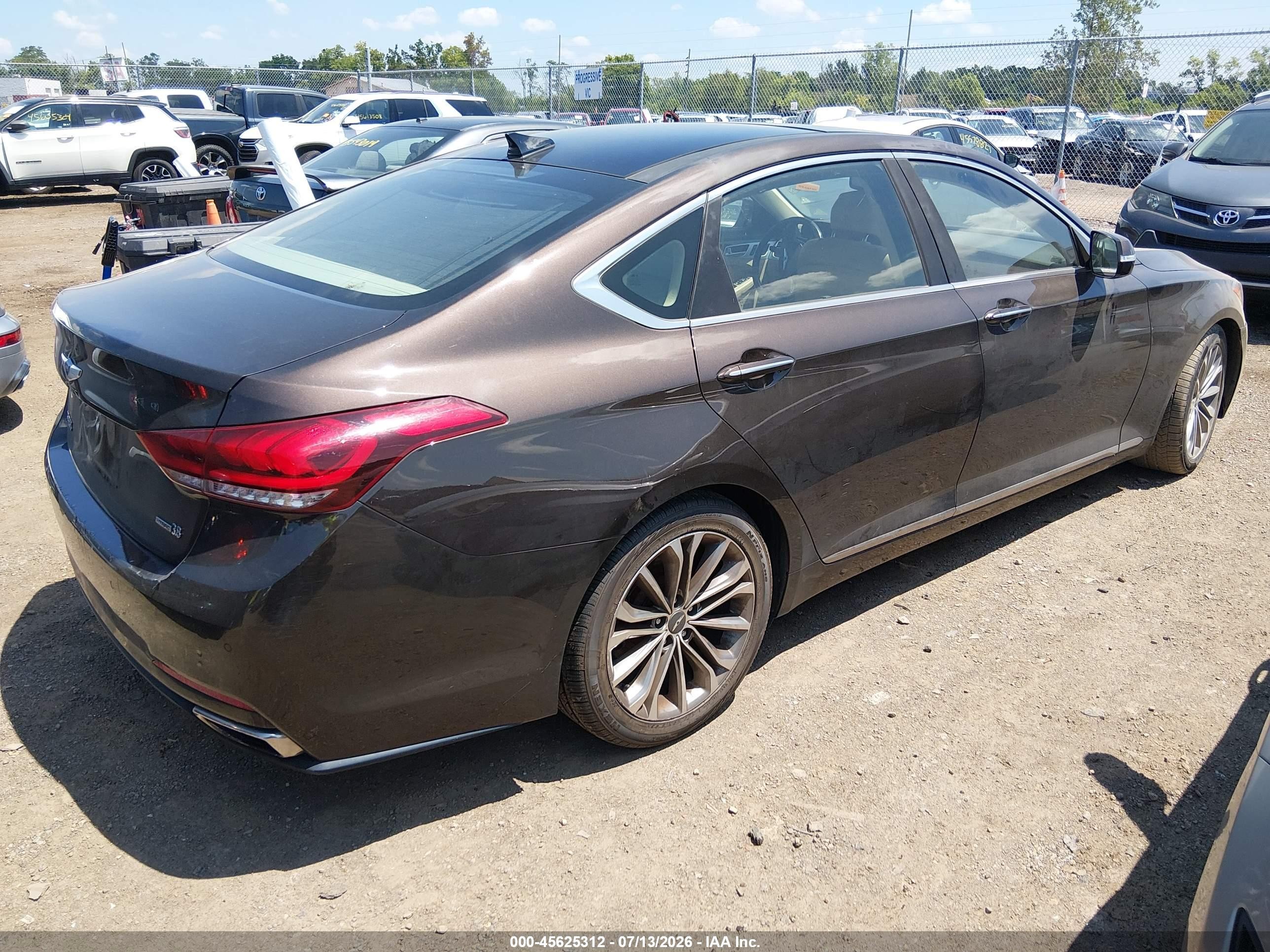 2015 Hyundai Genesis 3.8 Champagne vin: KMHGN4JEXFU064318