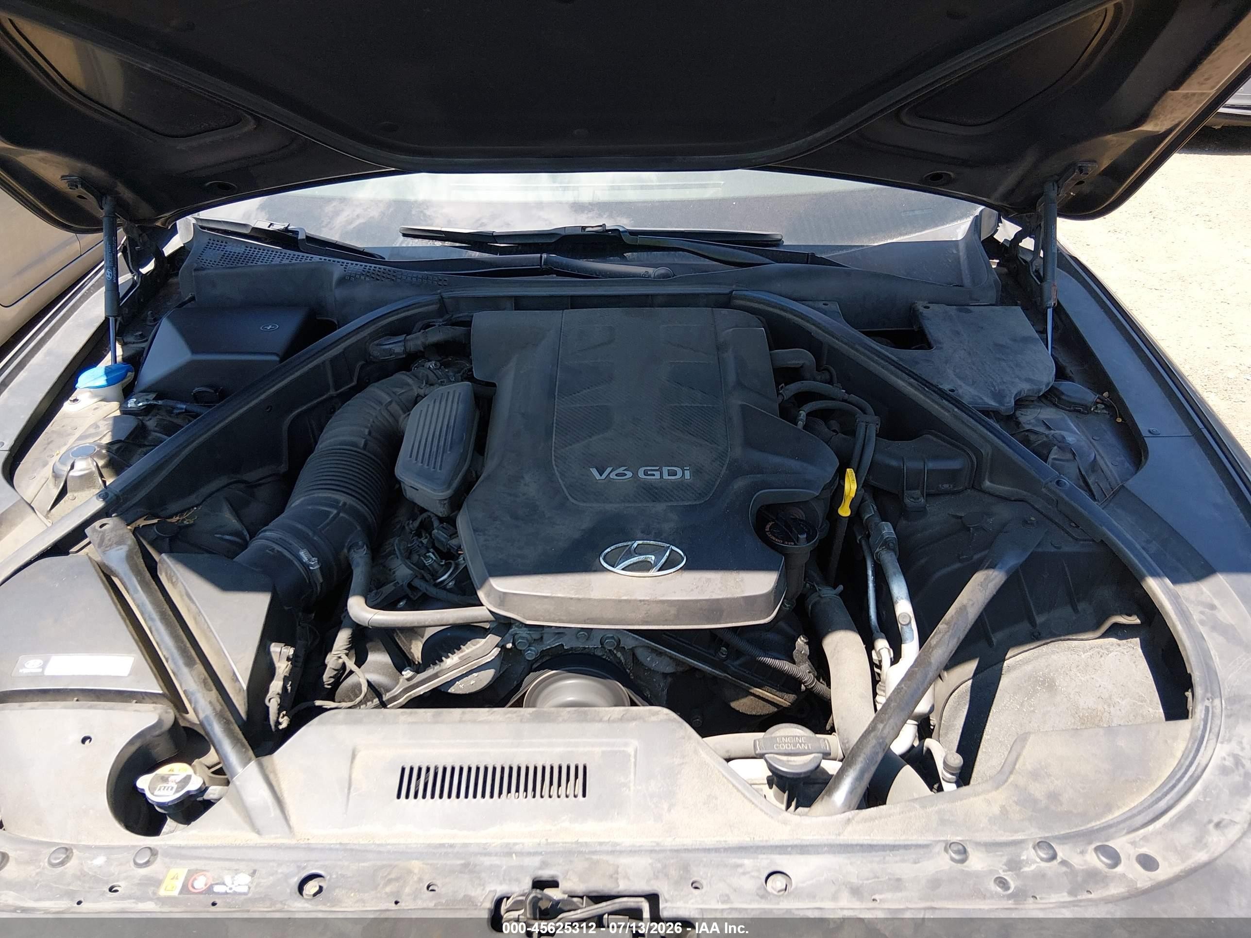 2015 Hyundai Genesis 3.8 Champagne vin: KMHGN4JEXFU064318