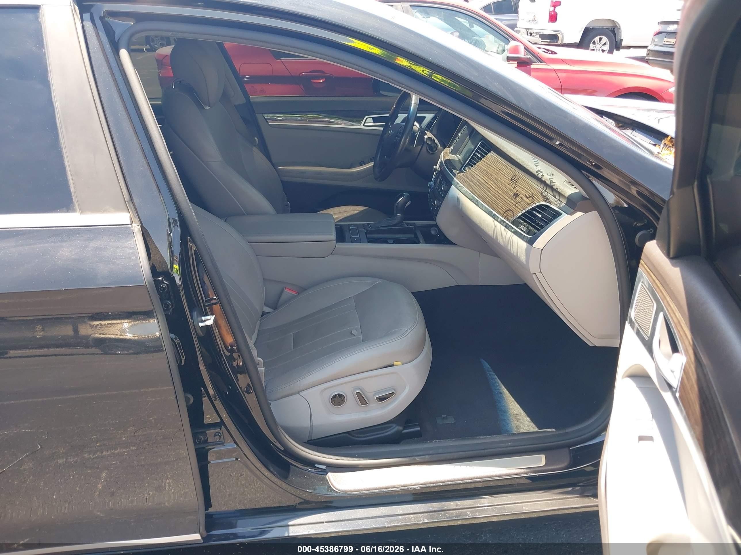2015 Hyundai Genesis 3.8 Black vin: KMHGN4JEXFU074959