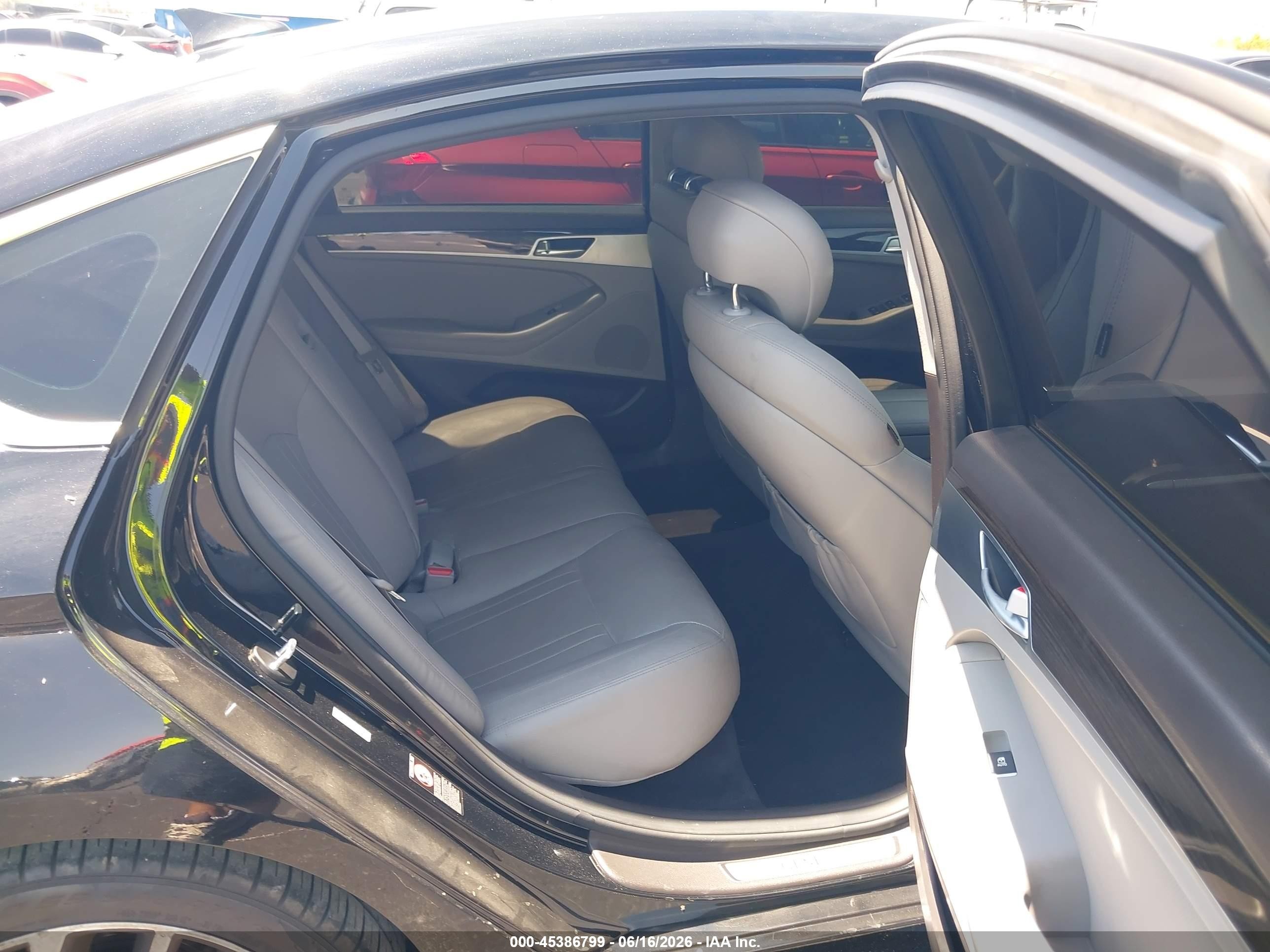 2015 Hyundai Genesis 3.8 Black vin: KMHGN4JEXFU074959
