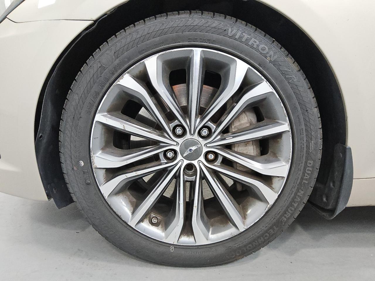 2015 Hyundai Genesis 3.8l Бежевый vin: KMHGN4JEXFU075223 Damage: Left Front Wheel, Curb Rash, > 12 Inches