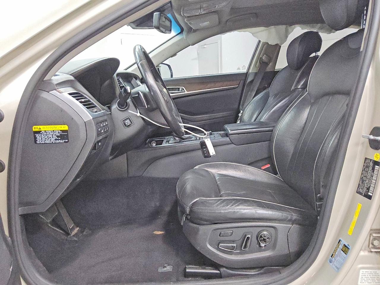 2015 Hyundai Genesis 3.8l Бежевый vin: KMHGN4JEXFU075223