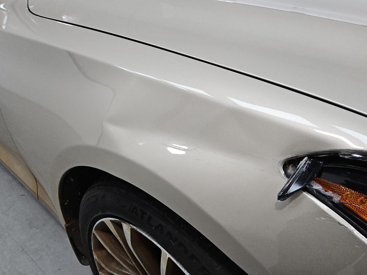 2015 Hyundai Genesis 3.8l Бежевый vin: KMHGN4JEXFU075223 Damage: Right Head Lamp, Broken, Replacement Required