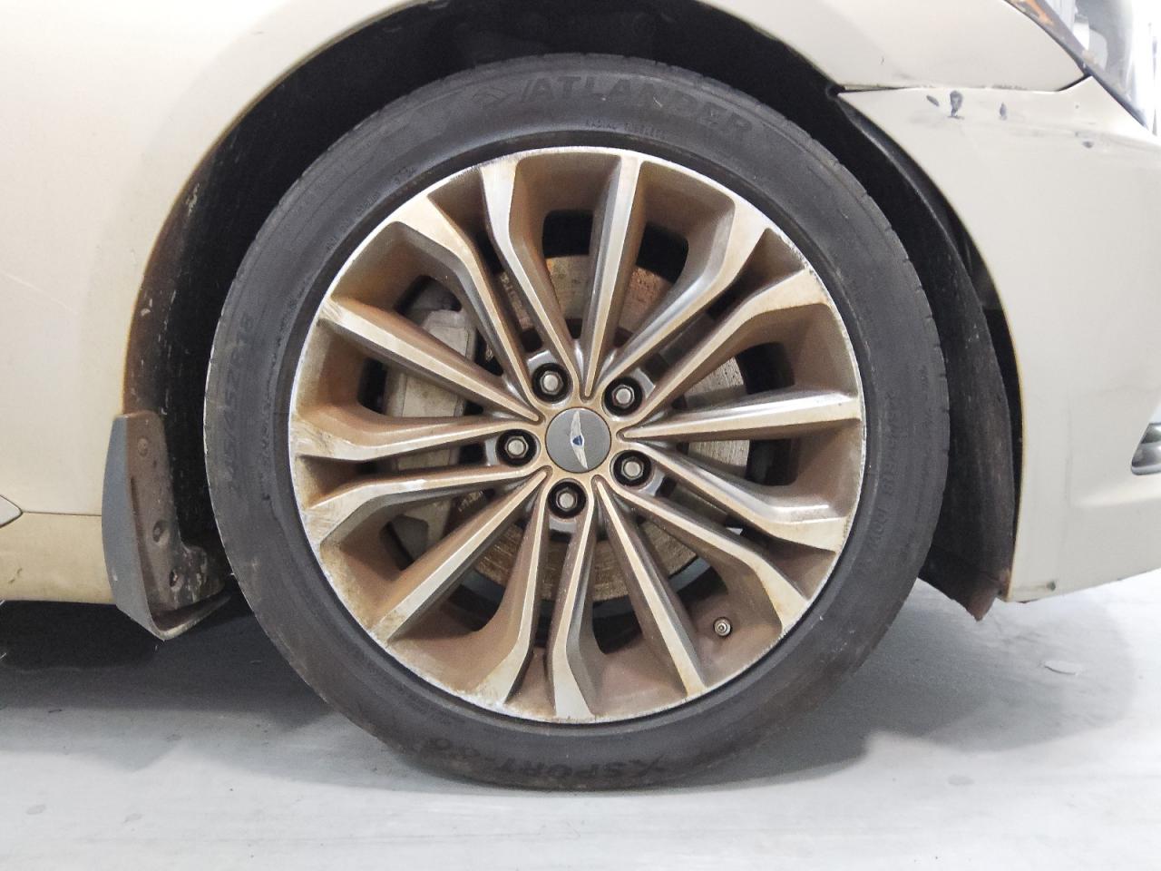 2015 Hyundai Genesis 3.8l Бежевый vin: KMHGN4JEXFU075223 Damage: Right Front Wheel, Curb Rash, > 12 Inches