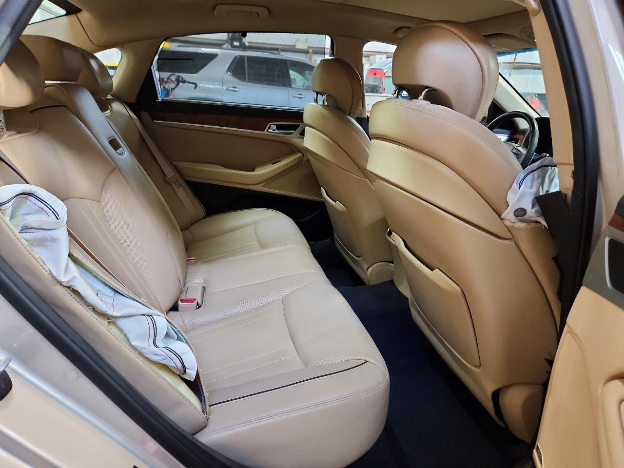 2015 Hyundai Genesis 3.8l Gold vin: KMHGN4JEXFU078753
