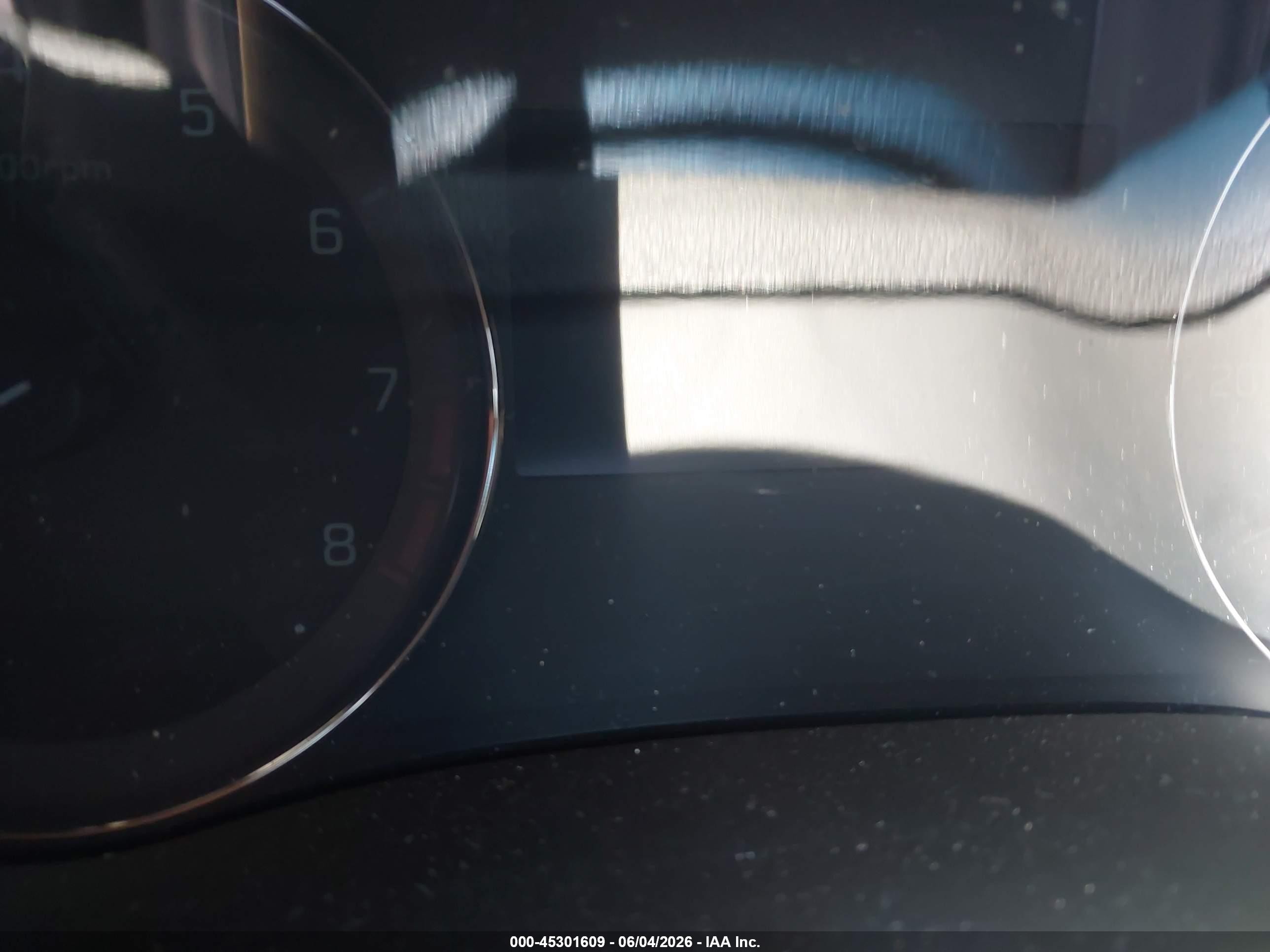 2015 Hyundai Genesis 3.8 Silver vin: KMHGN4JEXFU082091