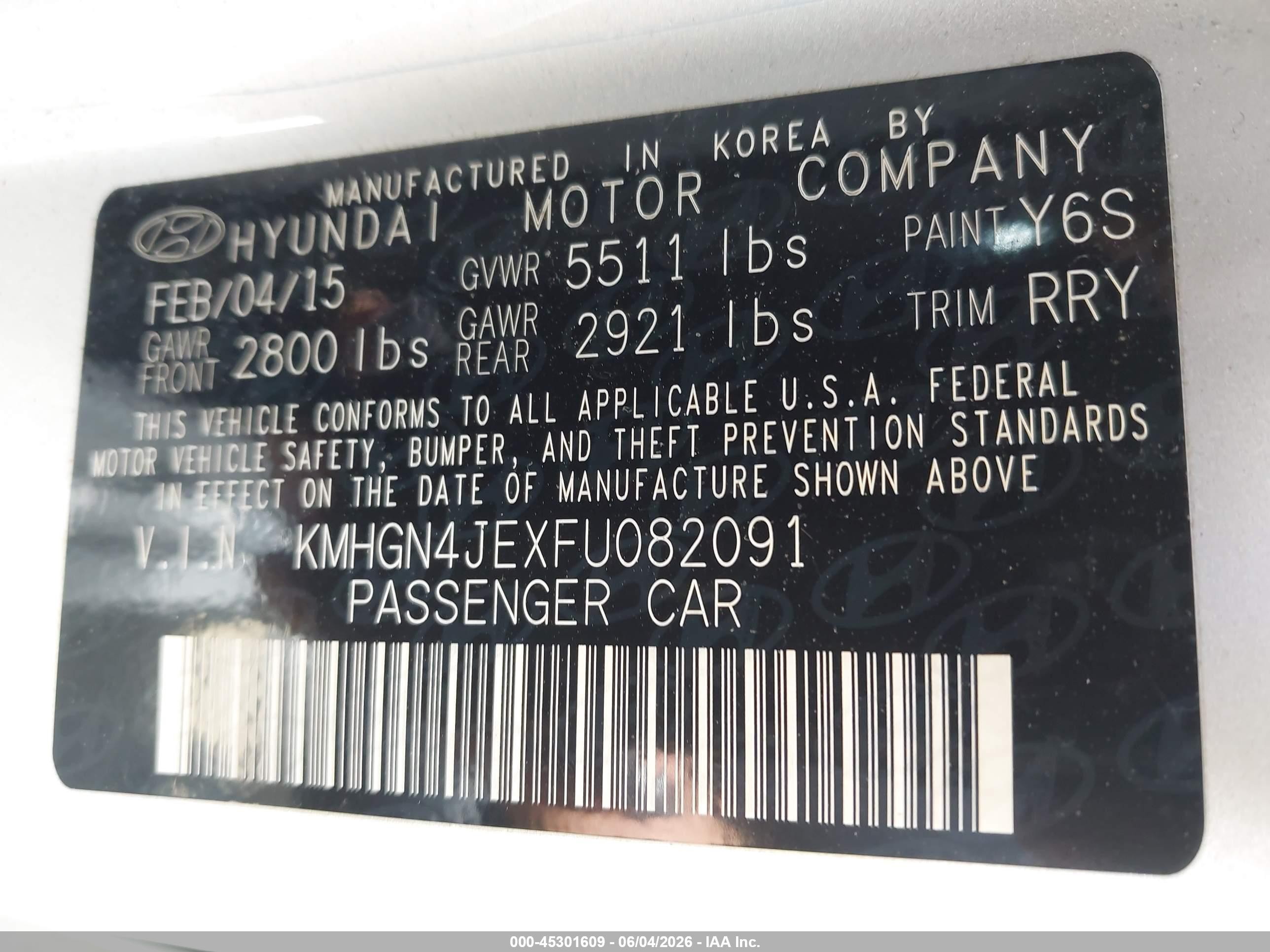 2015 Hyundai Genesis 3.8 Silver vin: KMHGN4JEXFU082091