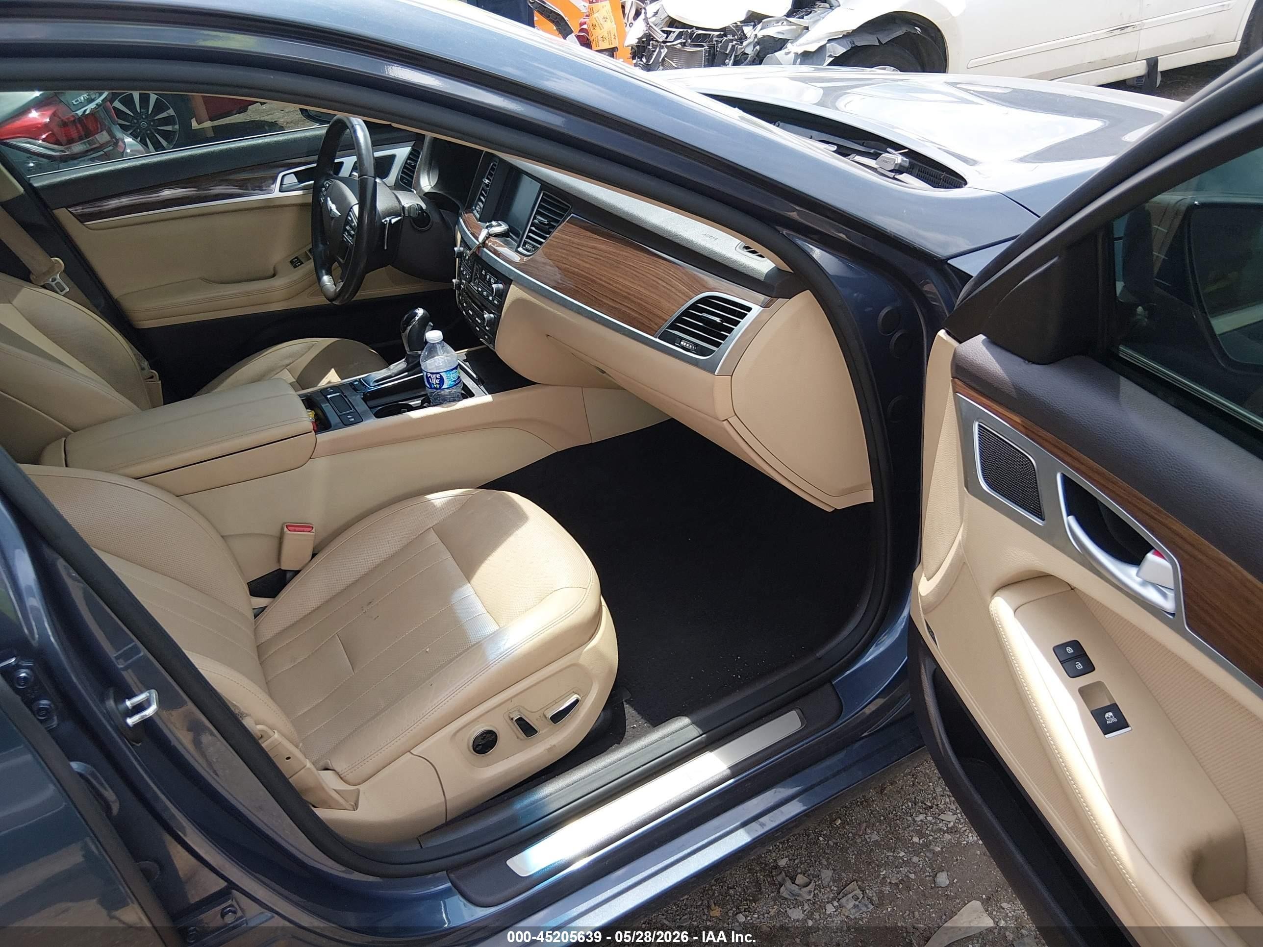 2015 Hyundai Genesis 3.8 Blue vin: KMHGN4JEXFU083774