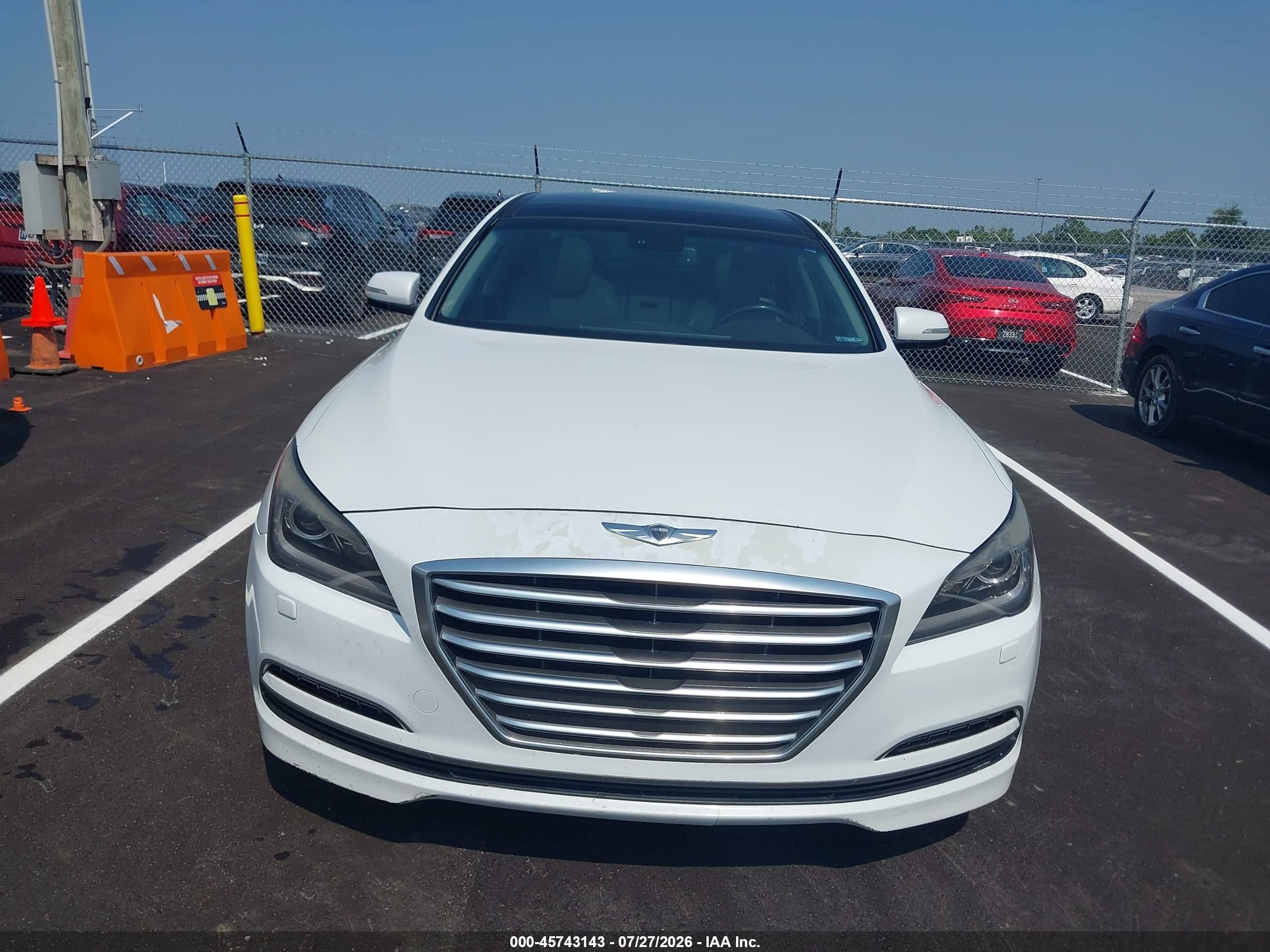 2015 Hyundai Genesis 3.8 White vin: KMHGN4JEXFU086500