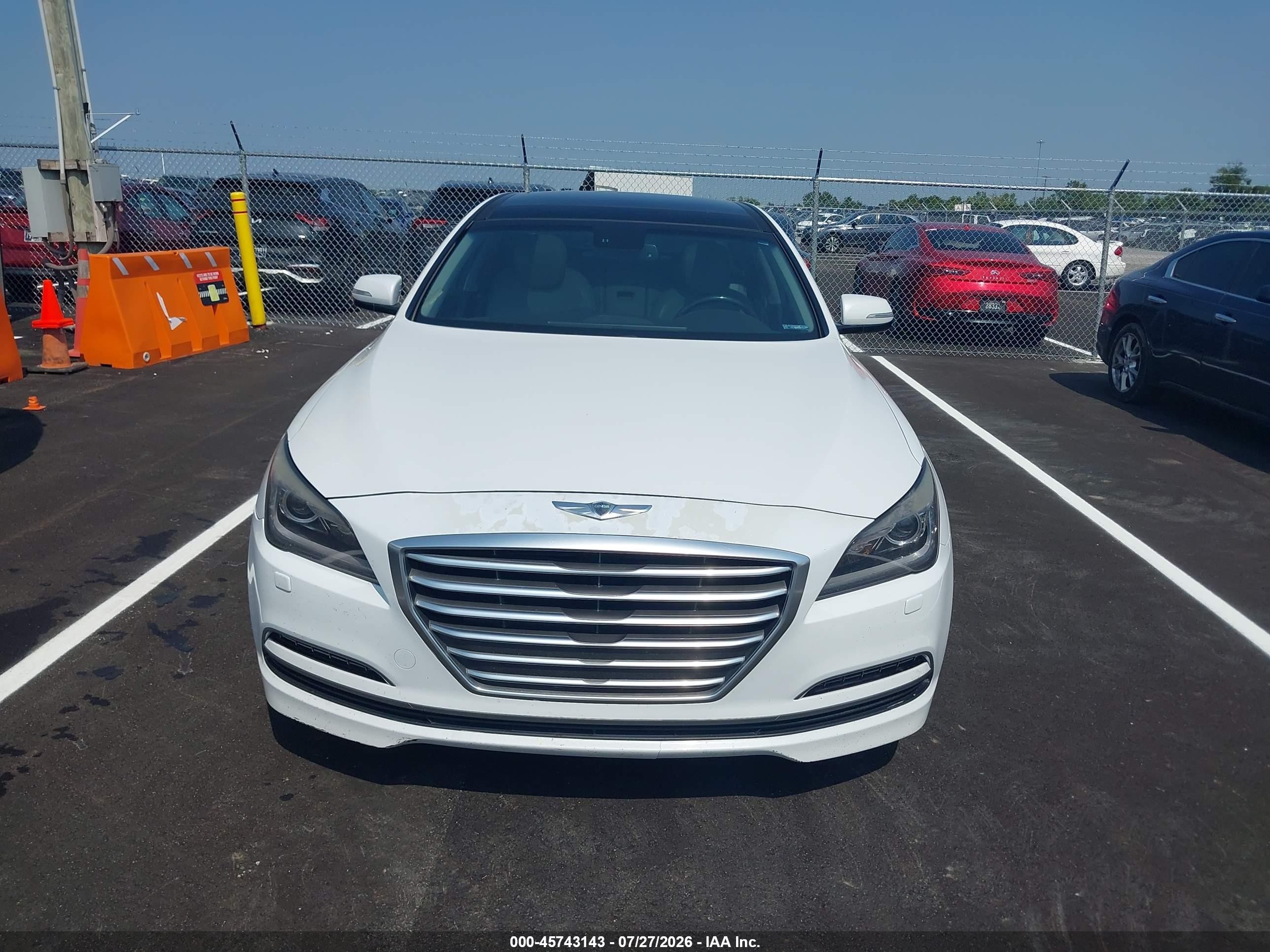 2015 Hyundai Genesis 3.8 White vin: KMHGN4JEXFU086500