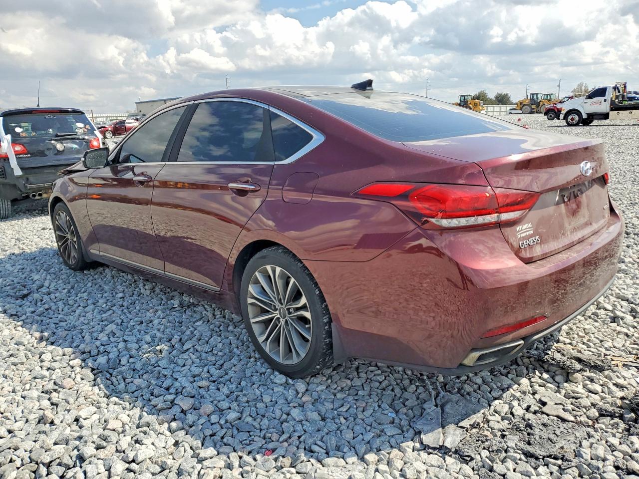 2015 Hyundai Genesis 3.8l Burgundy vin: KMHGN4JEXFU089090