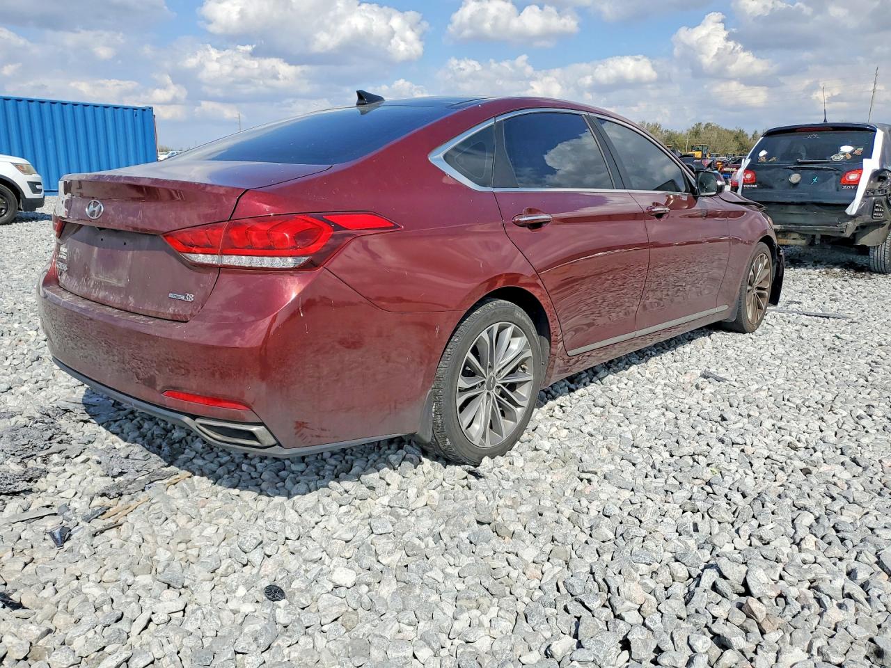 2015 Hyundai Genesis 3.8l Burgundy vin: KMHGN4JEXFU089090