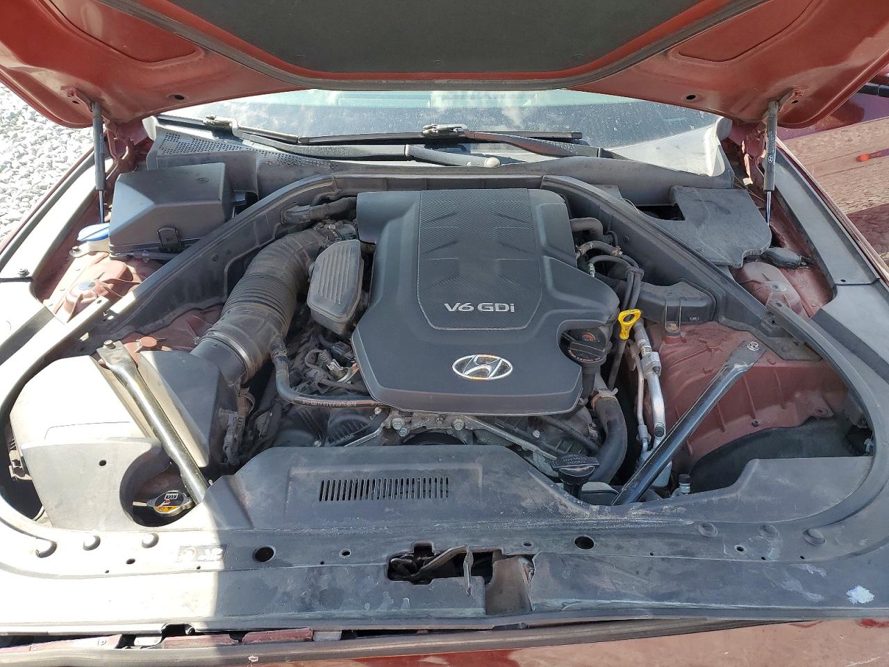 2015 Hyundai Genesis 3.8l Burgundy vin: KMHGN4JEXFU089090