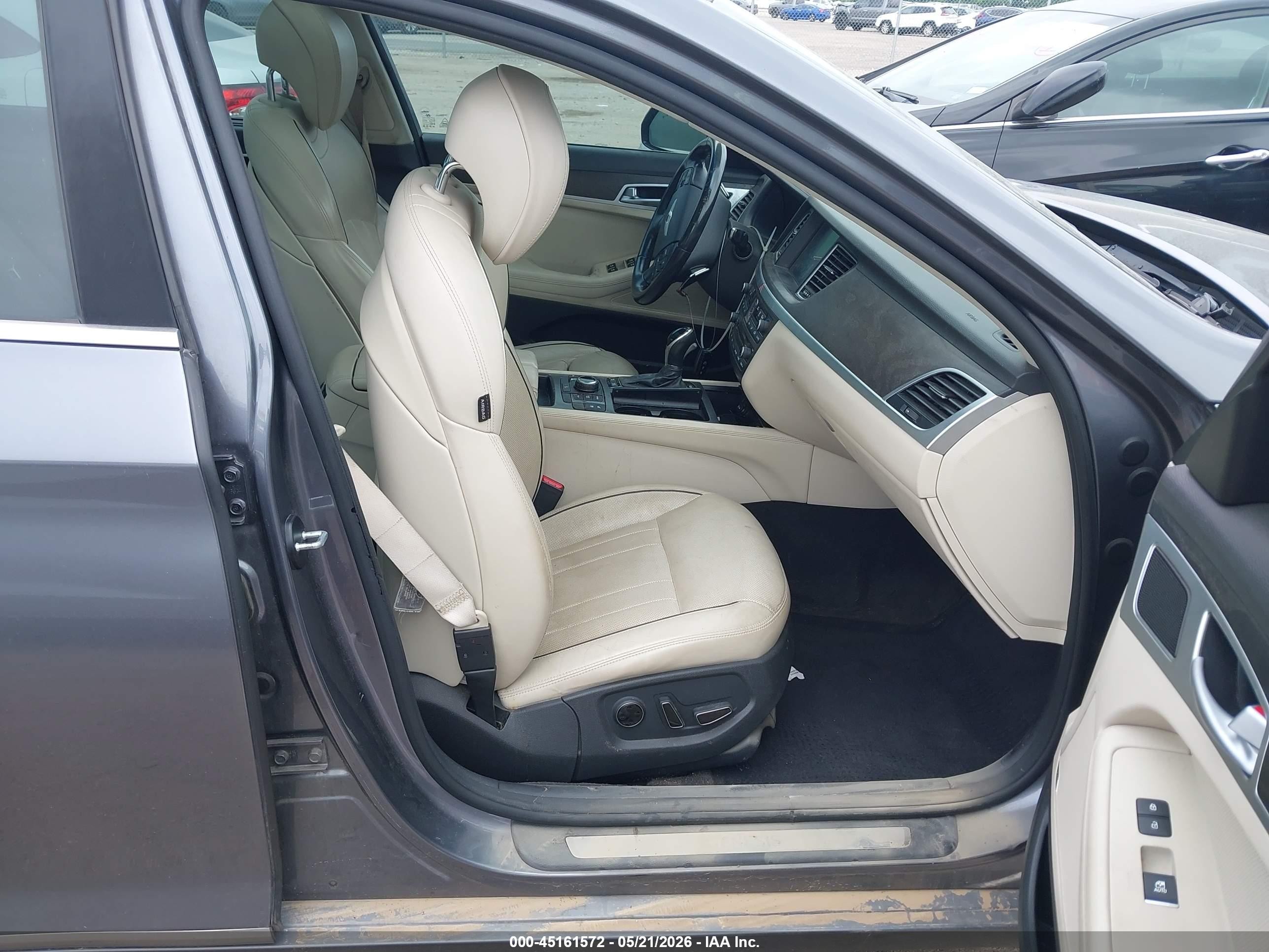 2015 Hyundai Genesis 3.8 Gray vin: KMHGN4JEXFU090160