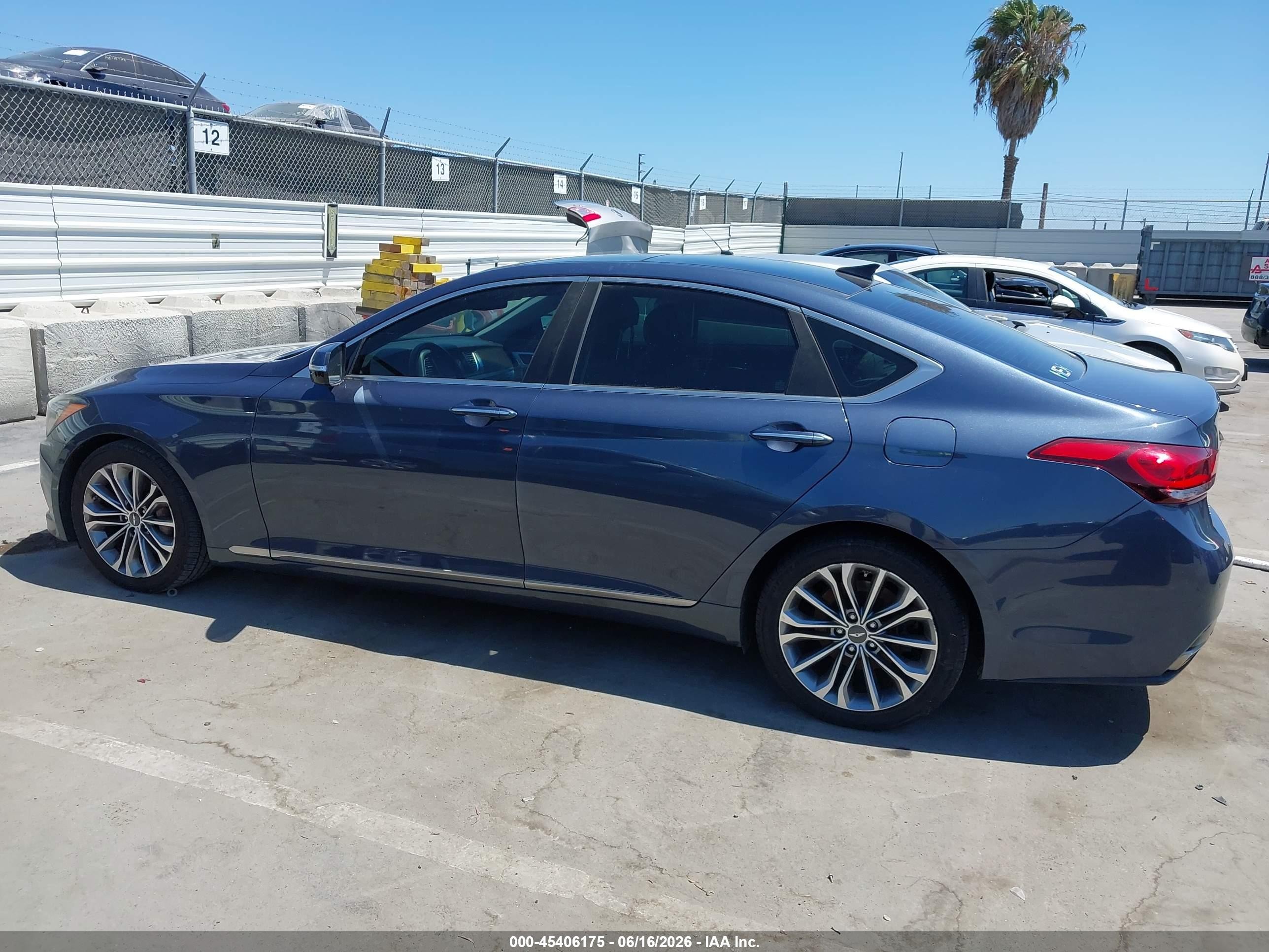 2015 Hyundai Genesis 3.8 Blue vin: KMHGN4JEXFU096301