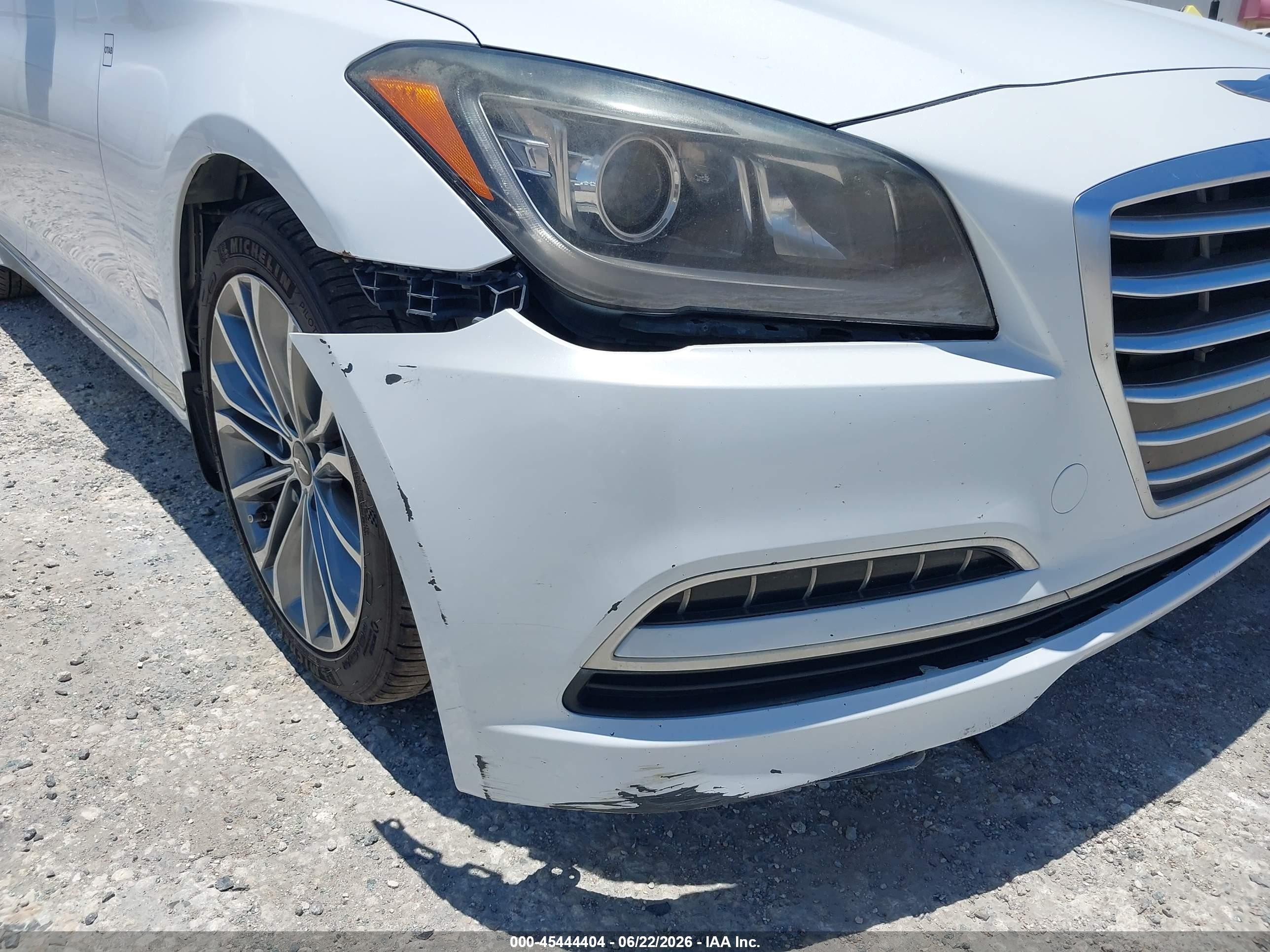 2015 Hyundai Genesis 3.8 White vin: KMHGN4JEXFU098632