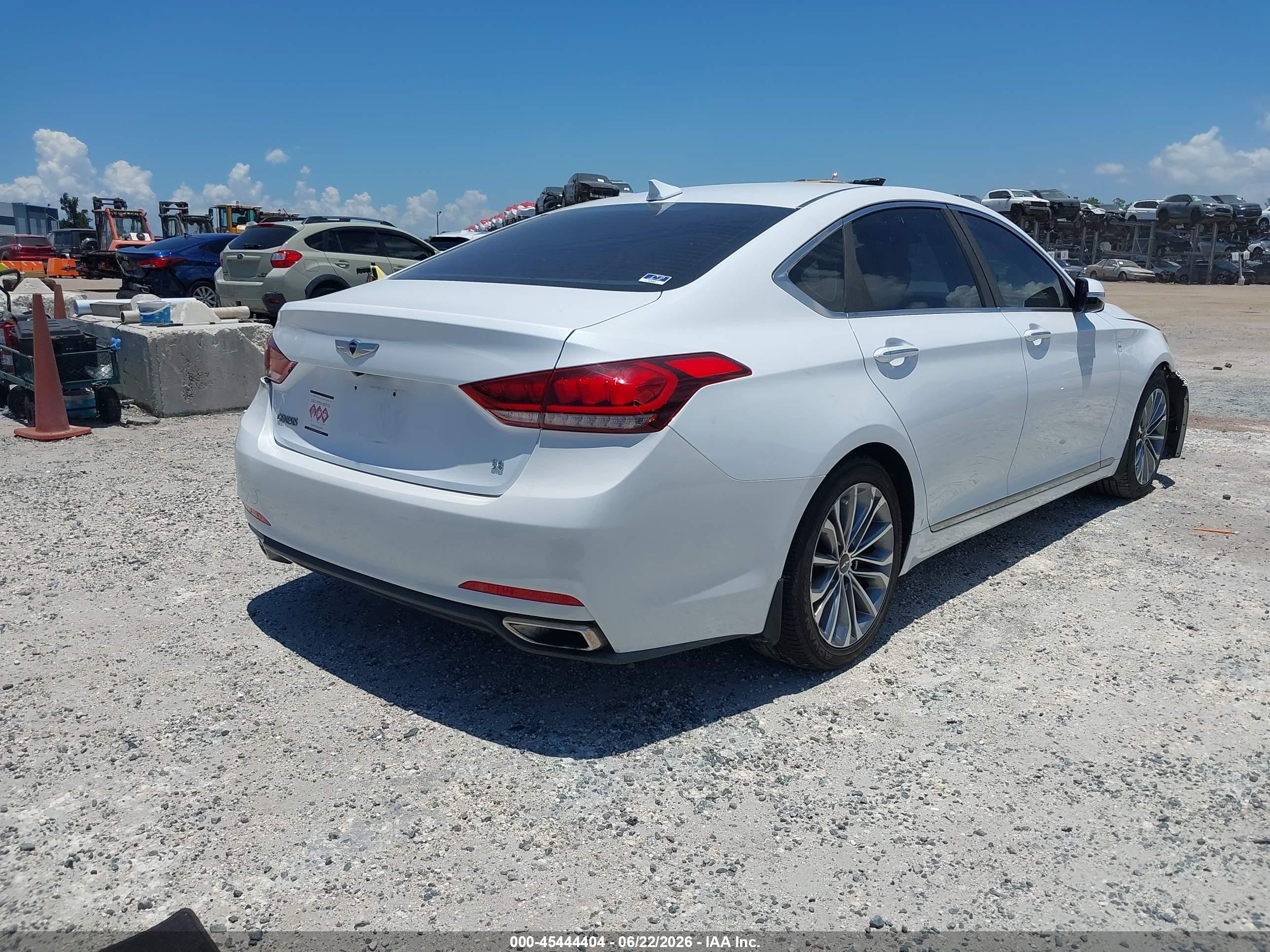 2015 Hyundai Genesis 3.8 White vin: KMHGN4JEXFU098632