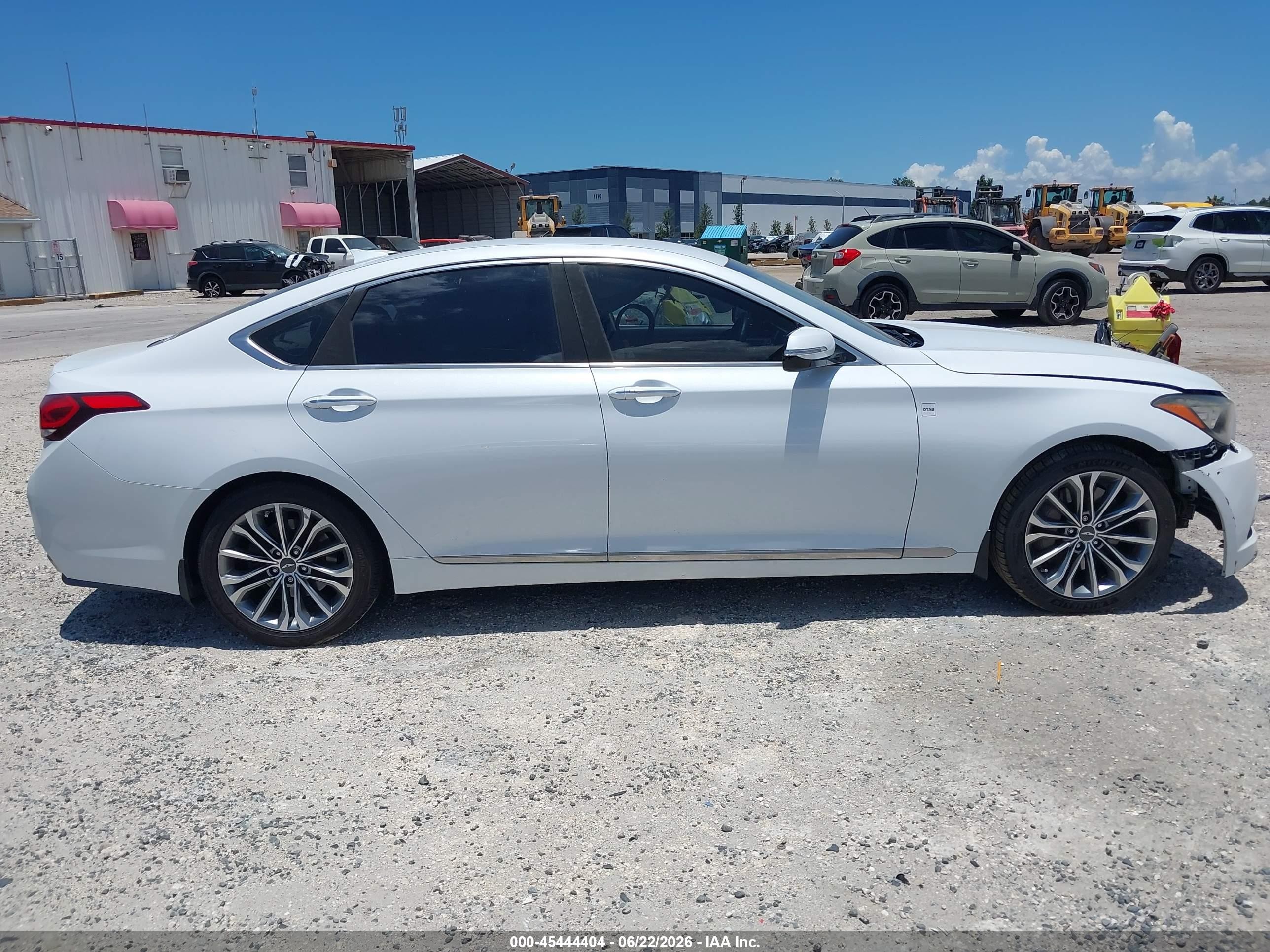 2015 Hyundai Genesis 3.8 White vin: KMHGN4JEXFU098632