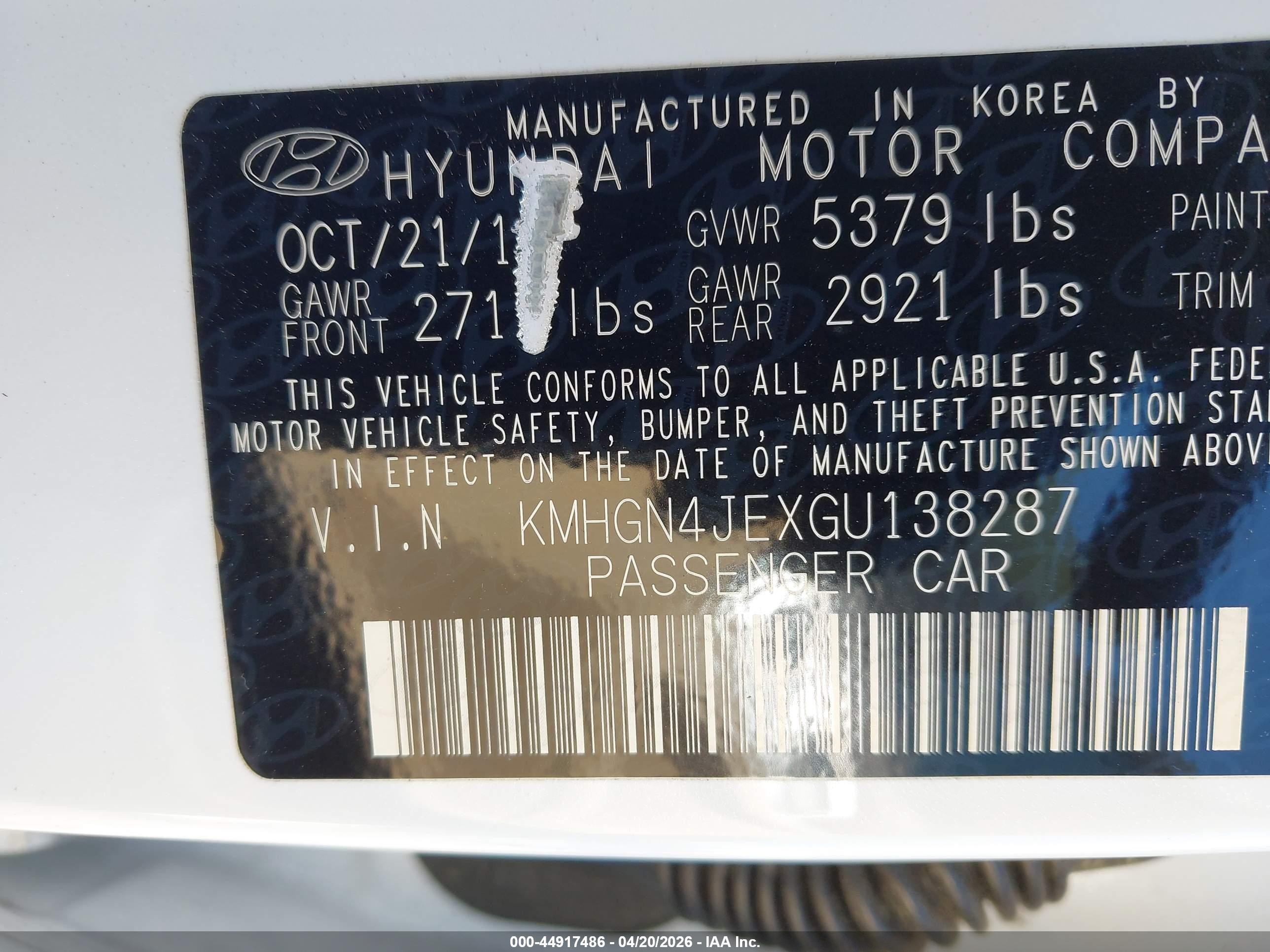 2016 Hyundai Genesis 3.8 White vin: KMHGN4JEXGU138287