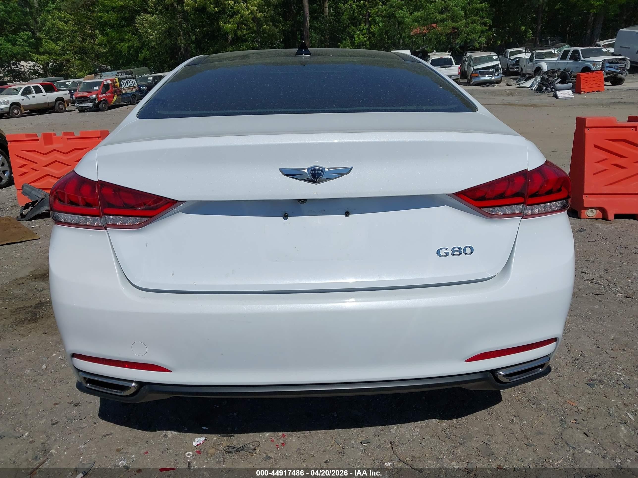 2016 Hyundai Genesis 3.8 White vin: KMHGN4JEXGU138287