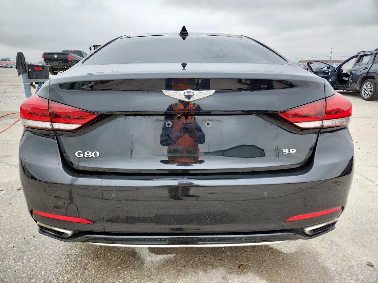 2018 Genesis G80 Base Черный vin: KMHGN4JEXJU235402