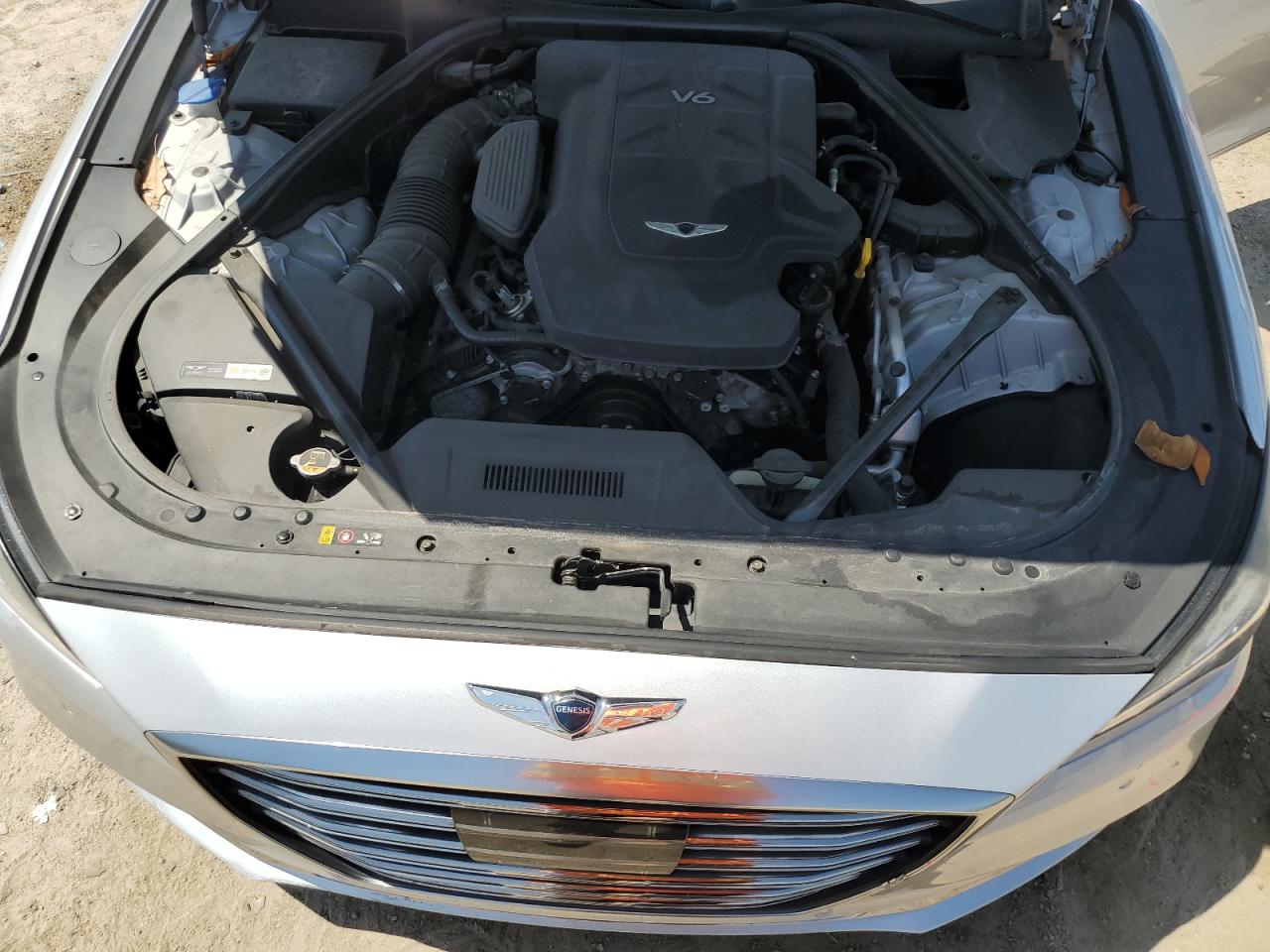 2018 Genesis G80 Base Silver vin: KMHGN4JEXJU236808