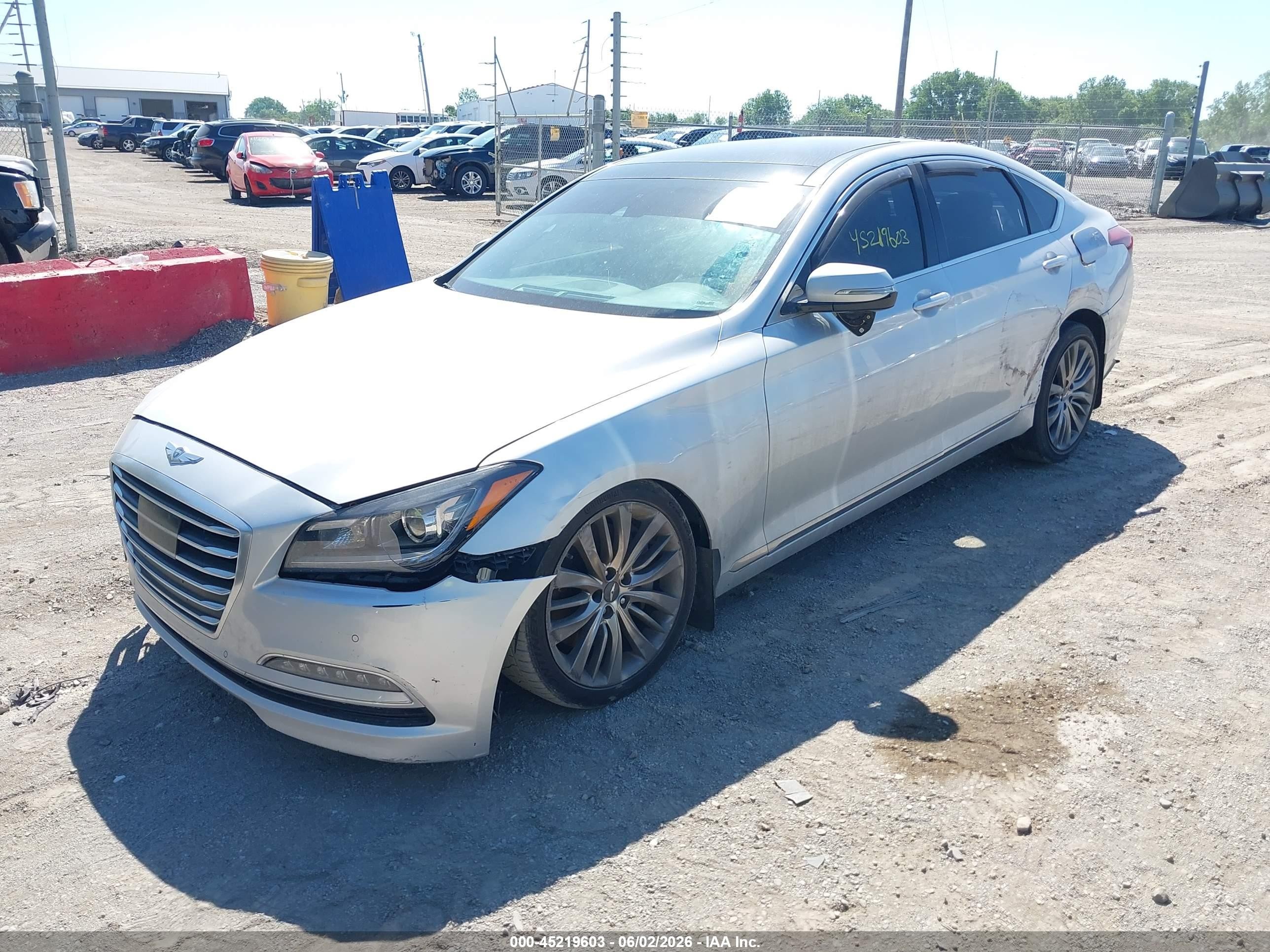 2015 Hyundai Genesis 5.0 Silver vin: KMHGN4JF1FU053040