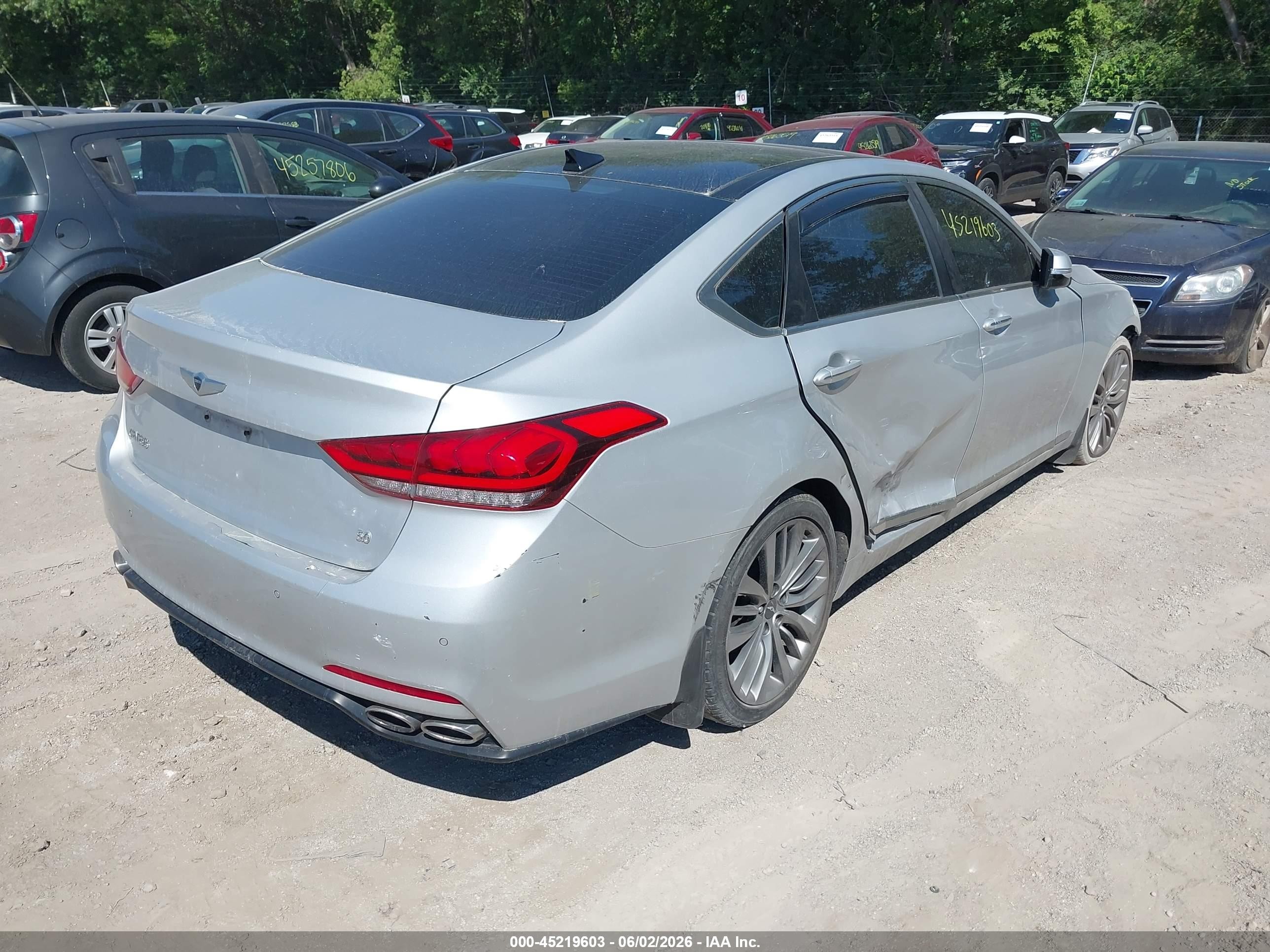 2015 Hyundai Genesis 5.0 Silver vin: KMHGN4JF1FU053040