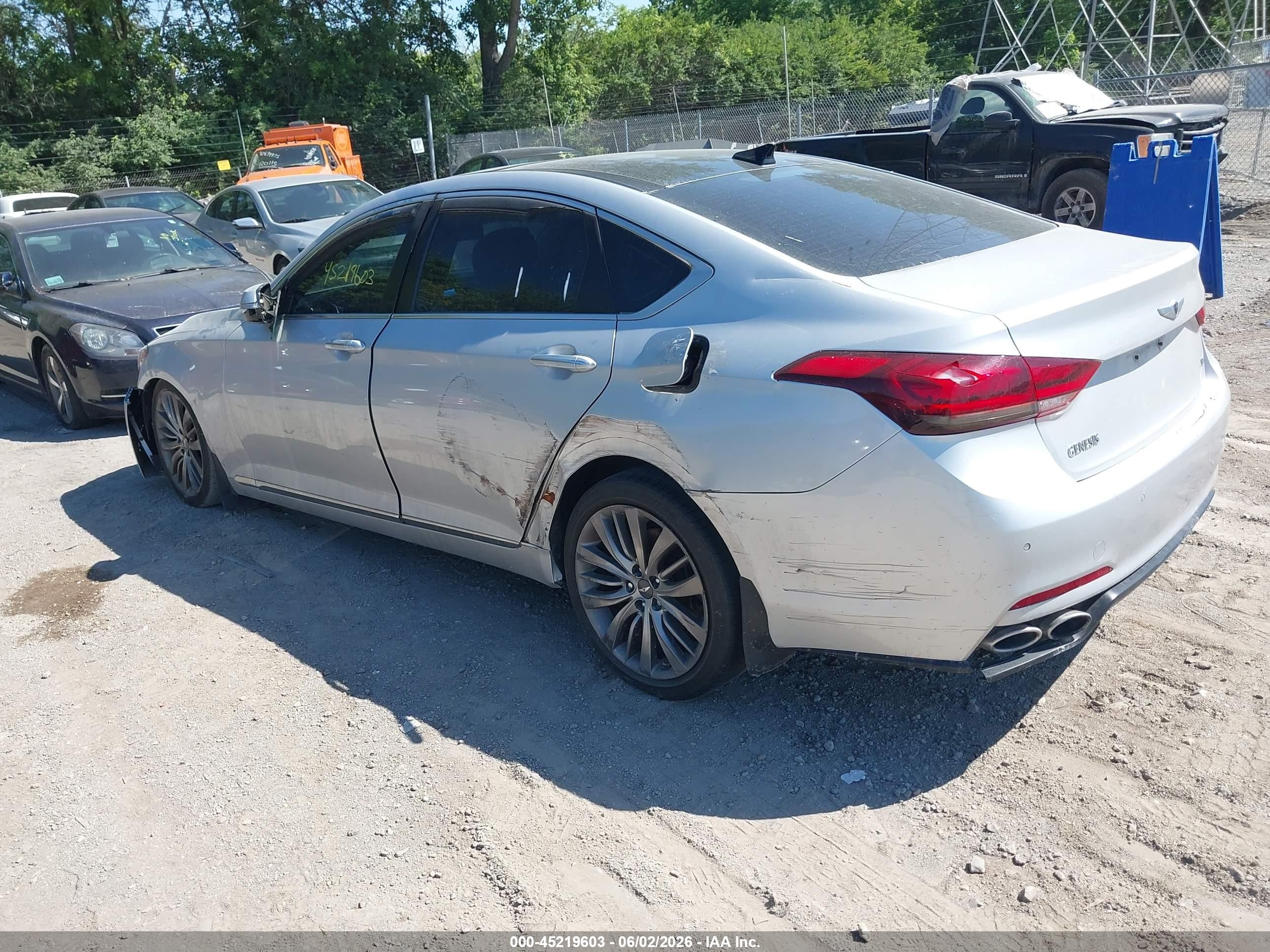 2015 Hyundai Genesis 5.0 Silver vin: KMHGN4JF1FU053040