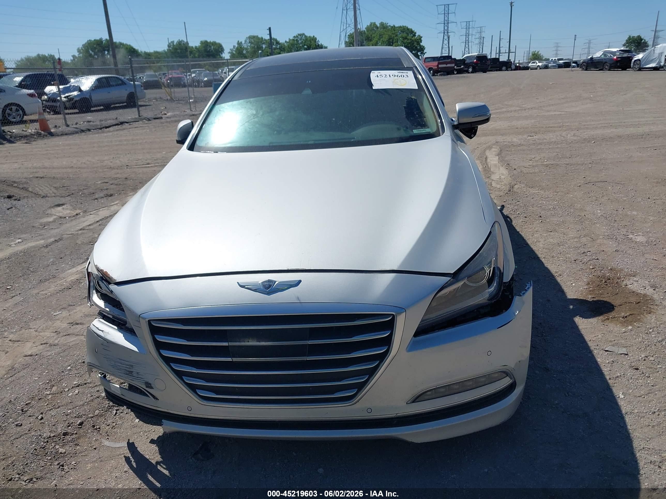 2015 Hyundai Genesis 5.0 Silver vin: KMHGN4JF1FU053040