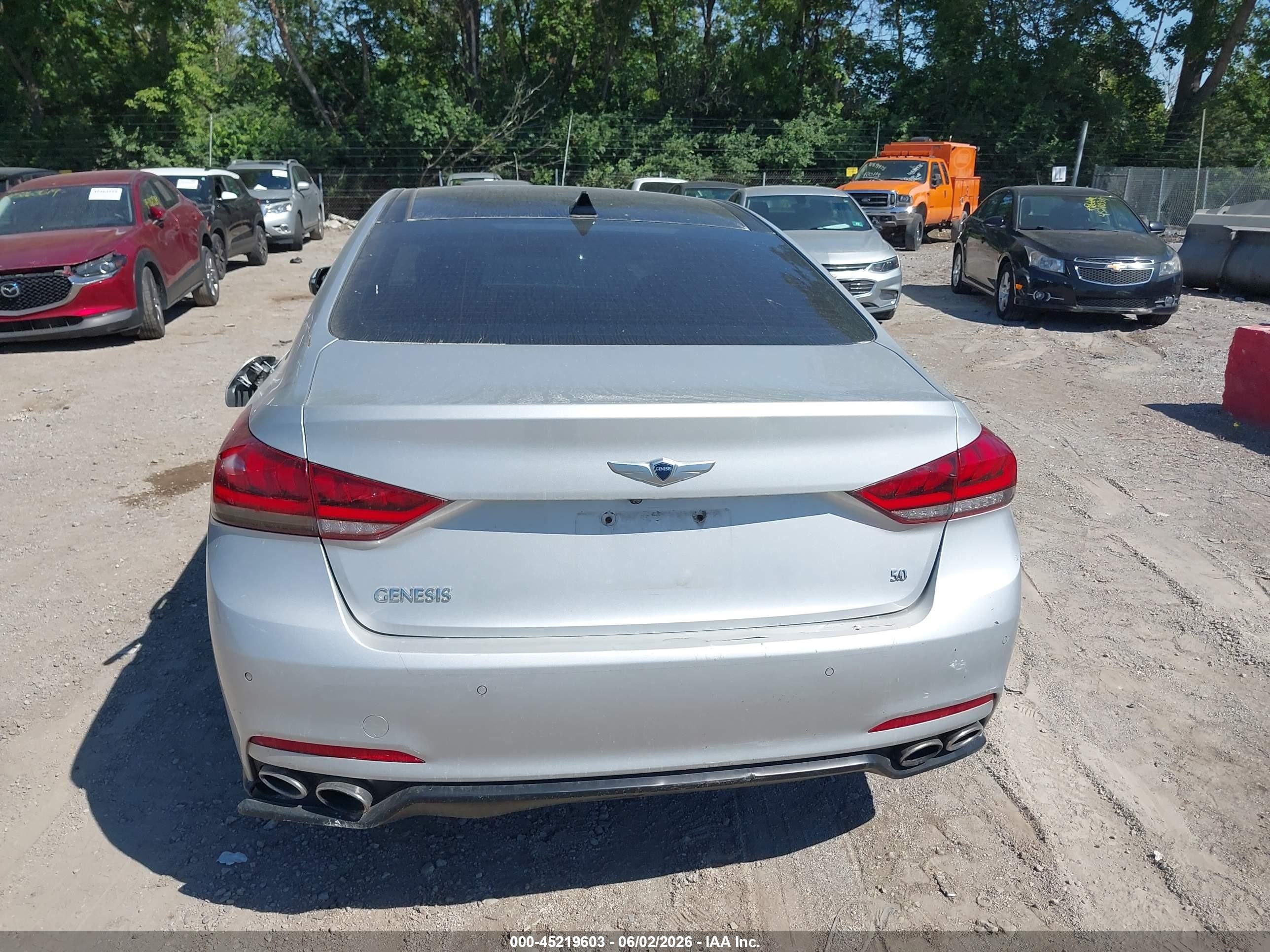 2015 Hyundai Genesis 5.0 Silver vin: KMHGN4JF1FU053040