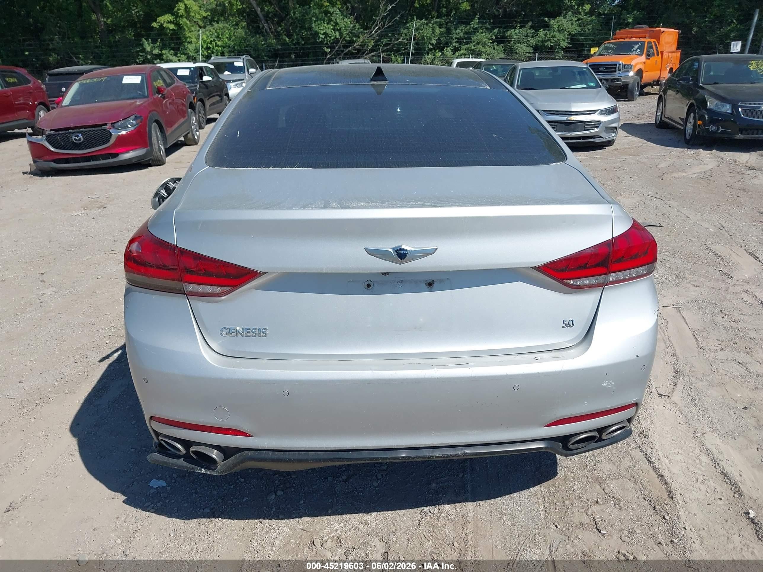 2015 Hyundai Genesis 5.0 Silver vin: KMHGN4JF1FU053040