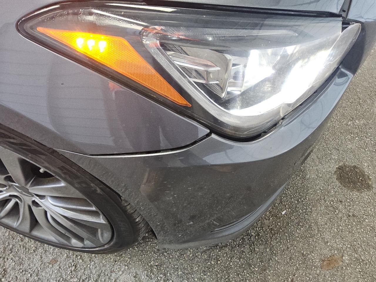 2015 Hyundai Genesis 5.0l Gray vin: KMHGN4JF1FU062207 Damage: Right Head Lamp, Broken, Replacement Required