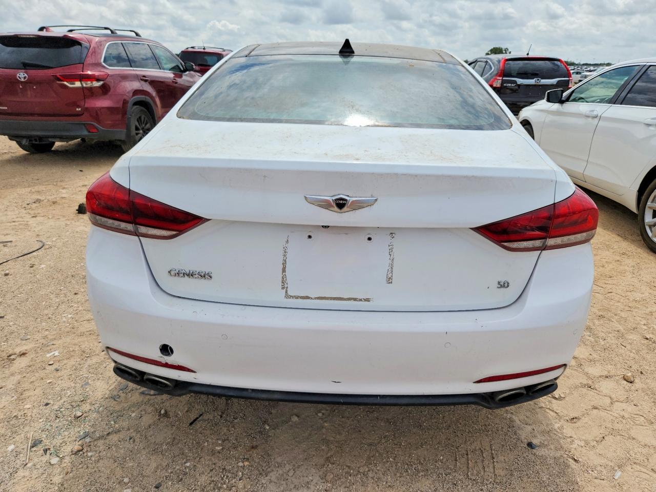 2015 Hyundai Genesis 5.0l White vin: KMHGN4JF1FU070095