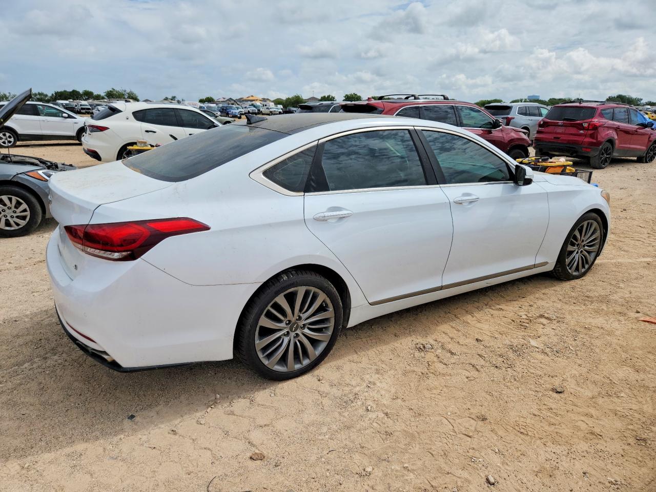 2015 Hyundai Genesis 5.0l White vin: KMHGN4JF1FU070095