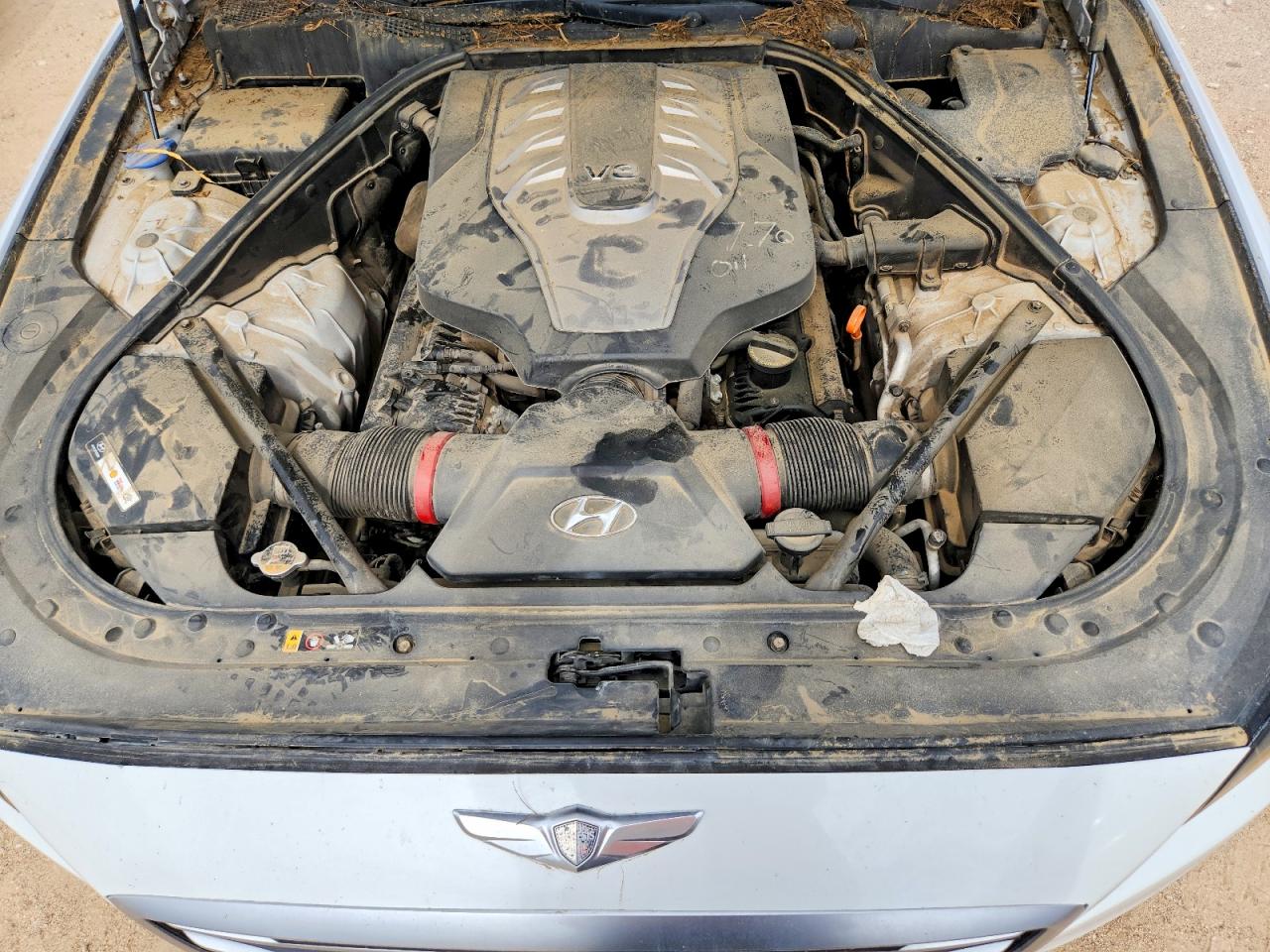 2015 Hyundai Genesis 5.0l White vin: KMHGN4JF1FU070095