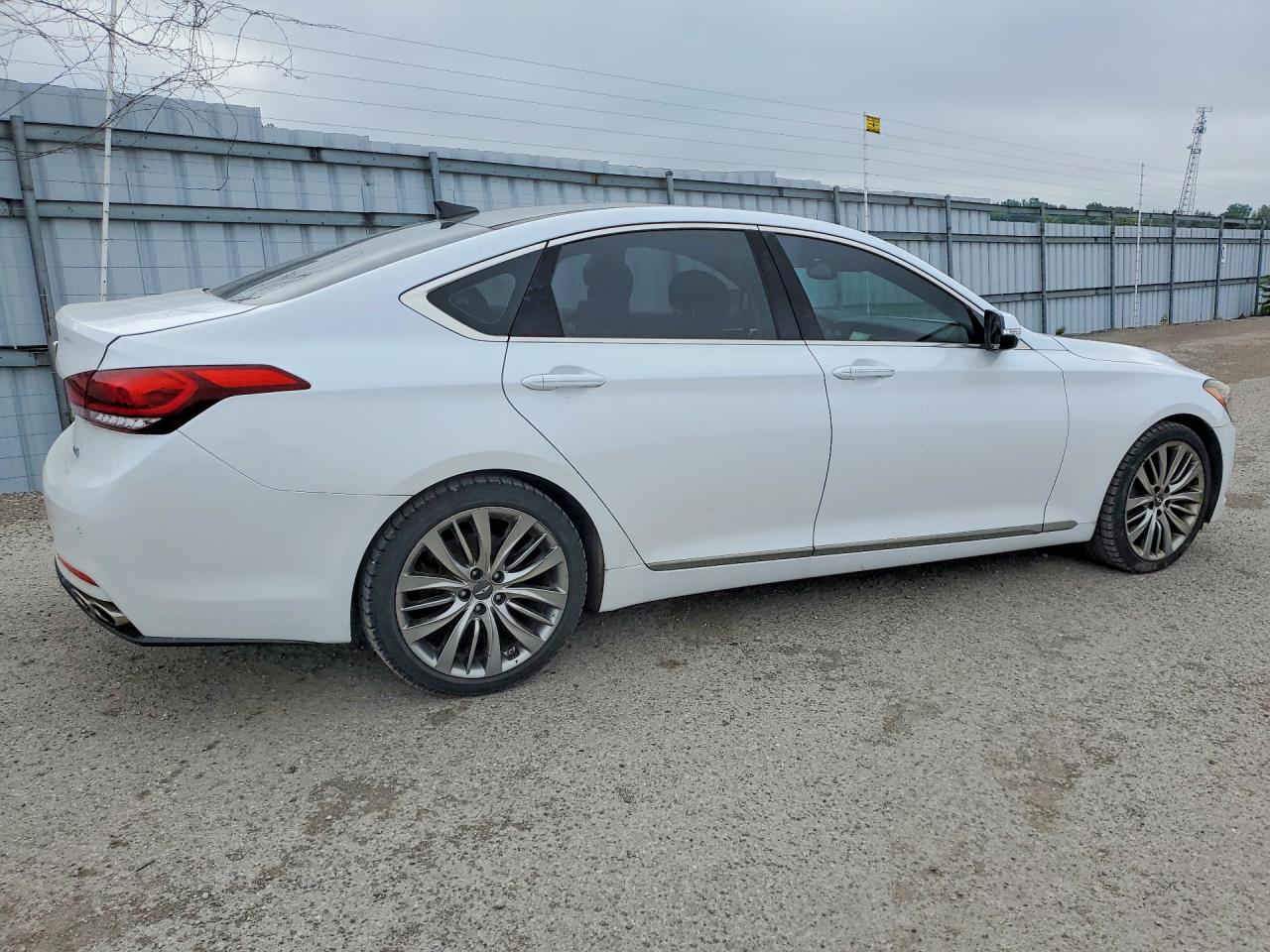 2015 Hyundai Genesis 5.0l White vin: KMHGN4JF2FU017535