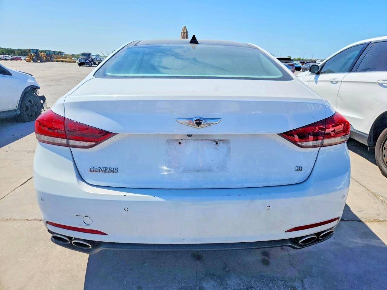 2015 Hyundai Genesis 5.0l White vin: KMHGN4JF2FU053497