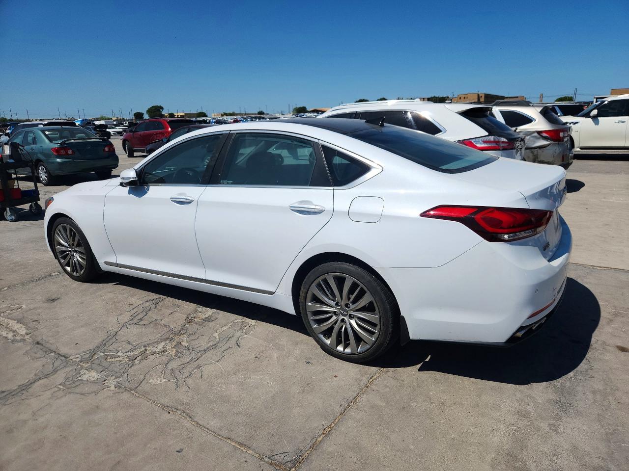 2015 Hyundai Genesis 5.0l White vin: KMHGN4JF2FU053497