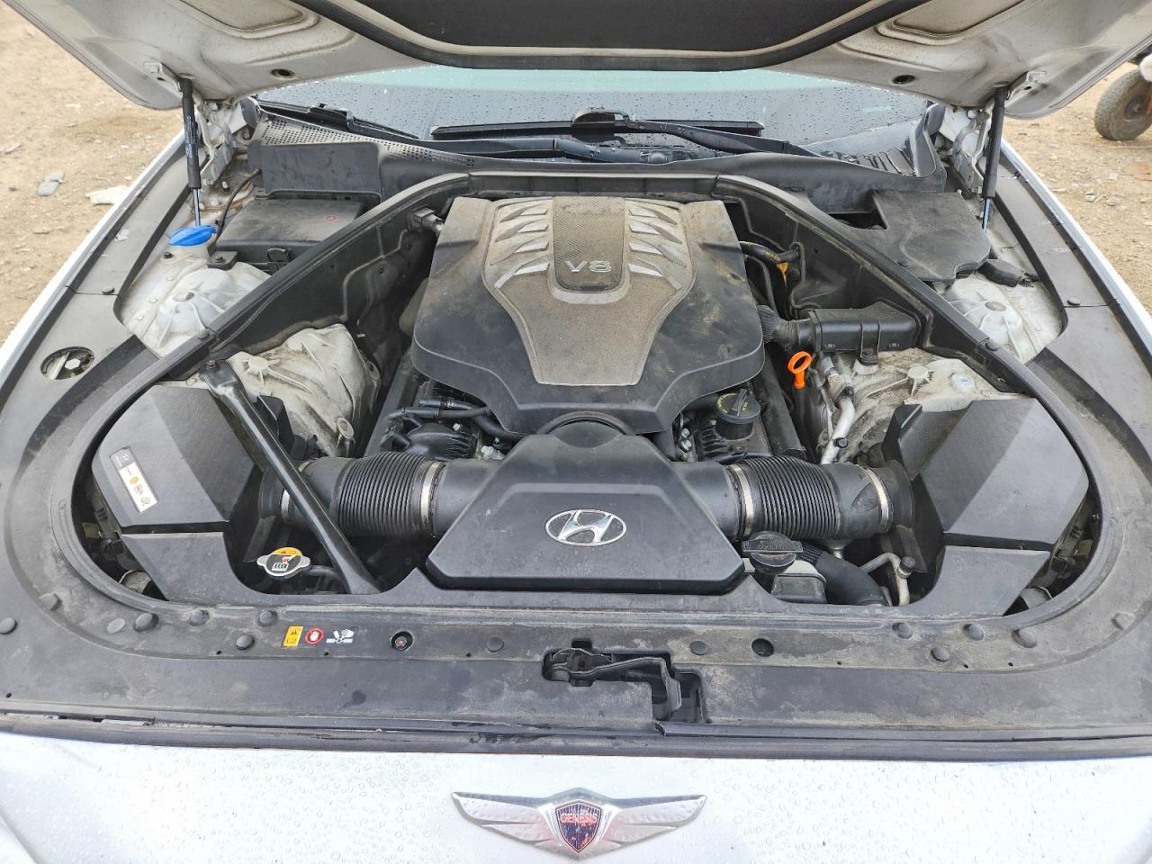 2015 Hyundai Genesis 5.0l White vin: KMHGN4JF2FU103704