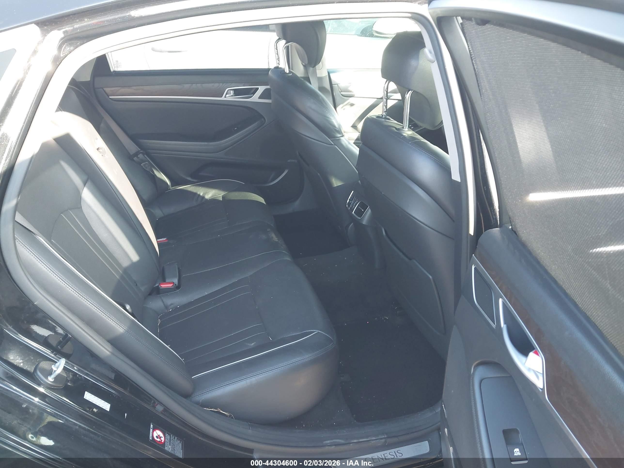 2015 Hyundai Genesis 5.0 Black vin: KMHGN4JF3FU092096