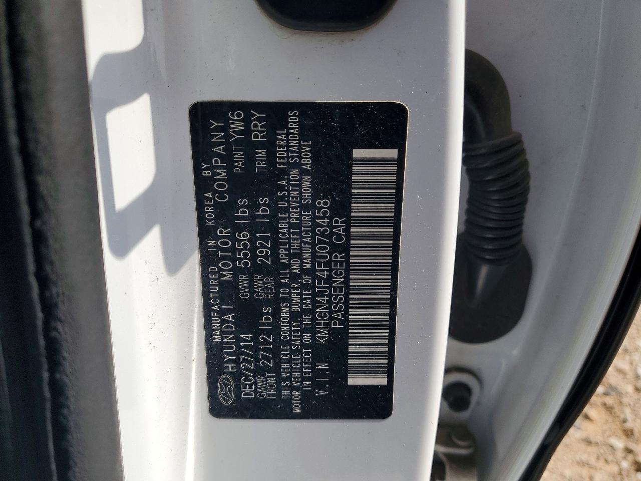 2015 Hyundai Genesis 5.0l White vin: KMHGN4JF4FU073458