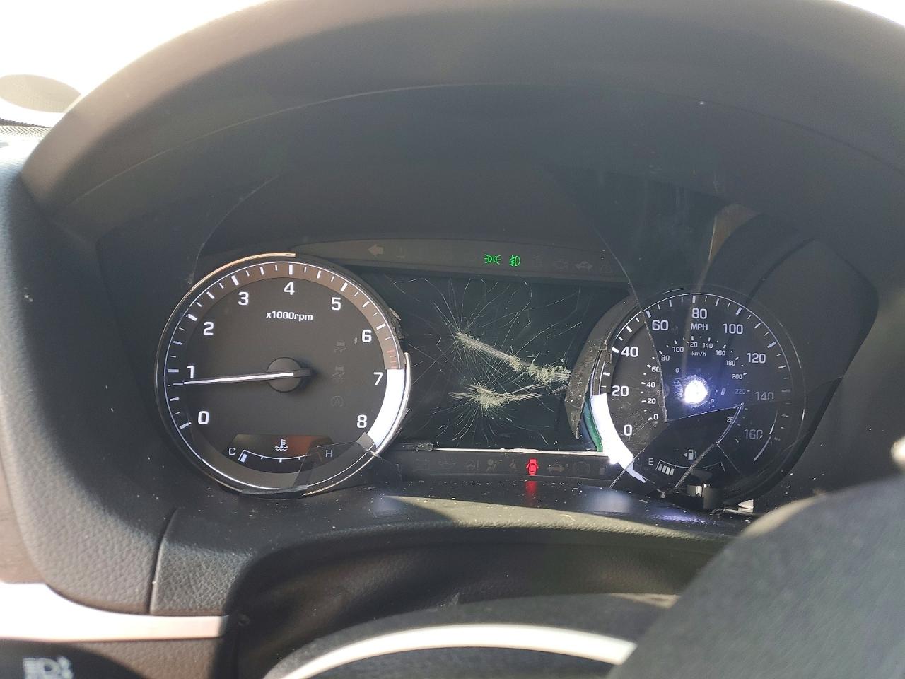 2015 Hyundai Genesis 5.0l White vin: KMHGN4JF4FU073458