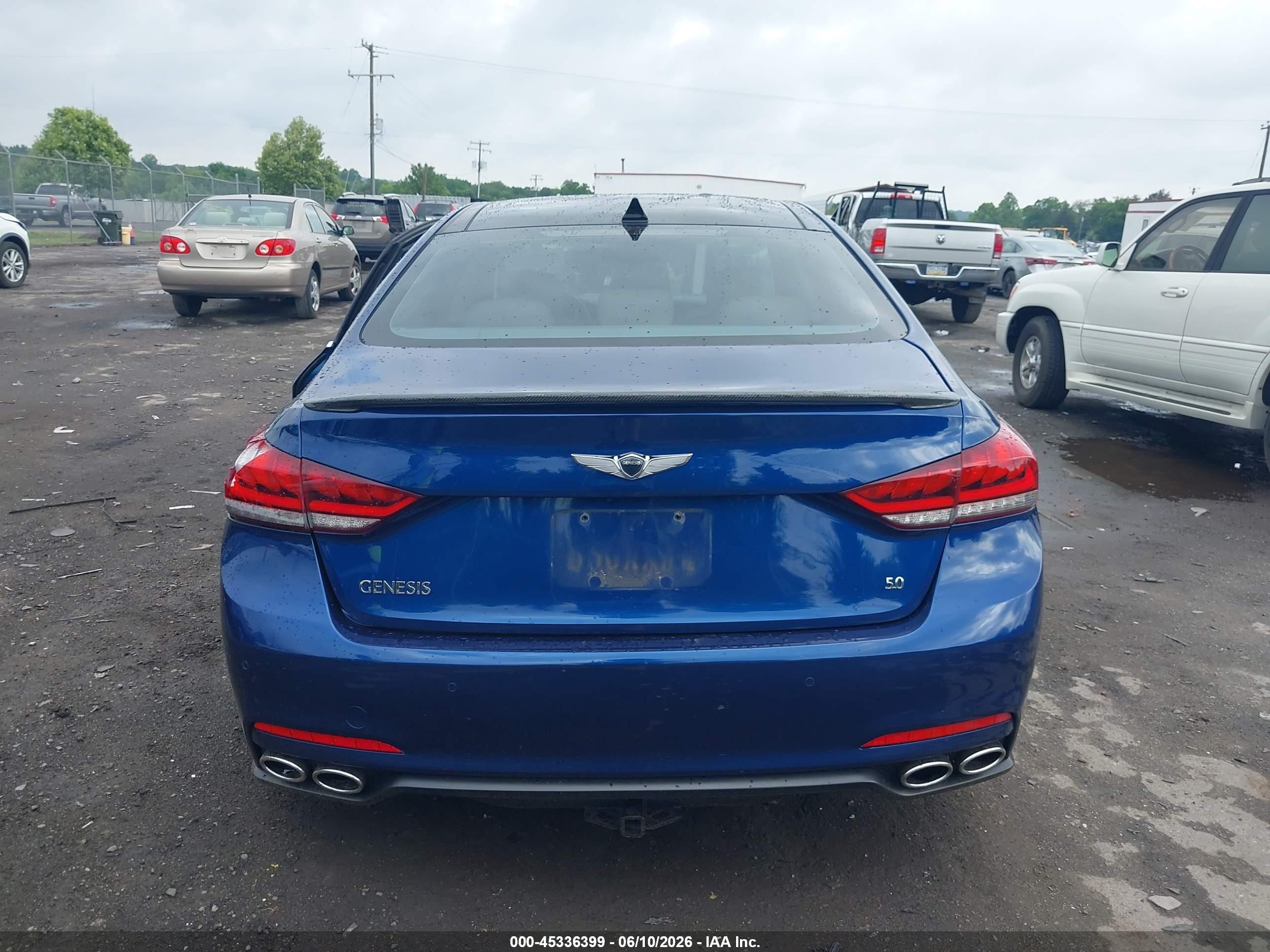 2015 Hyundai Genesis 5.0 Blue vin: KMHGN4JF4FU090535